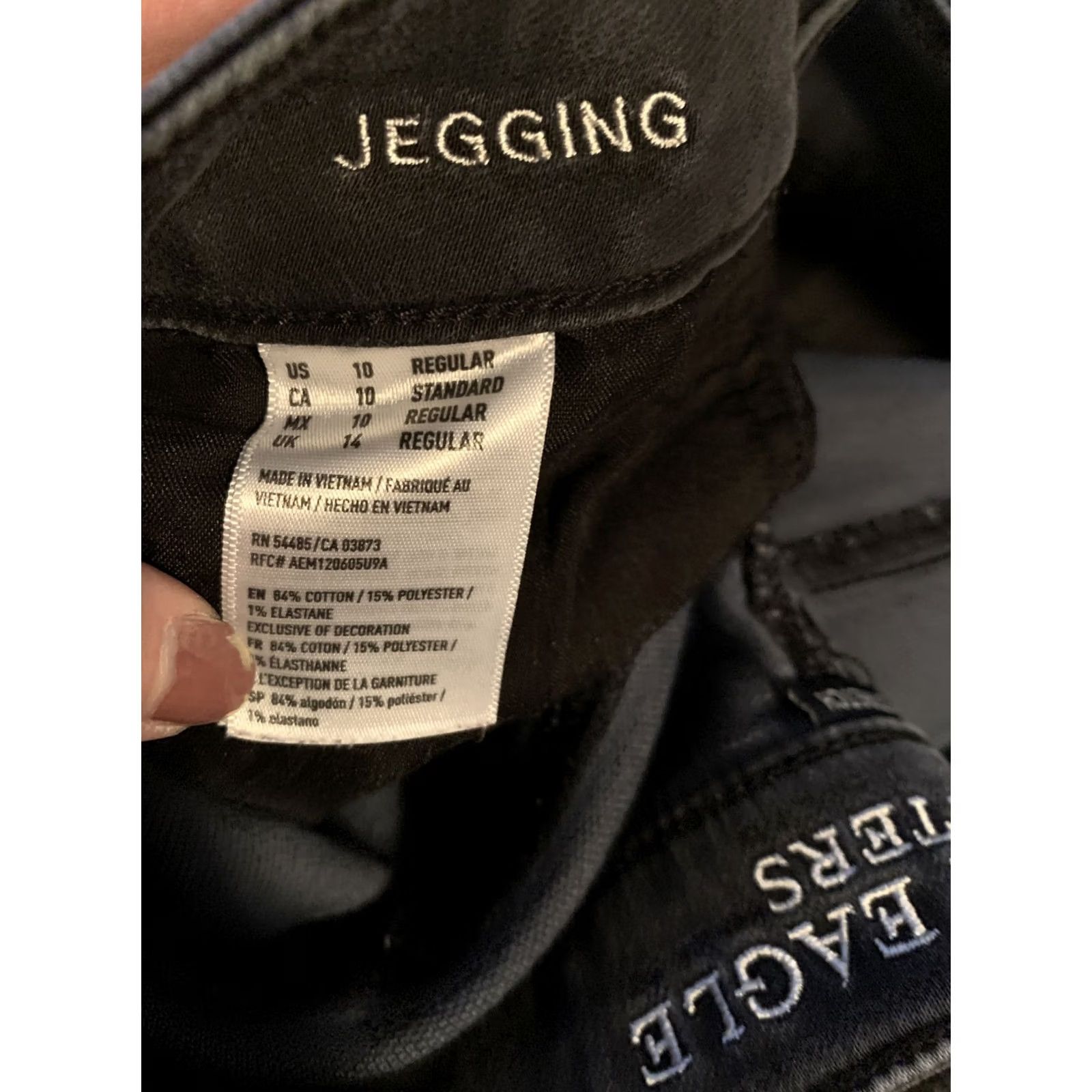 American Eagle Outfitters VINTAGE? No. American Eagle Jeghing Jeans Womens SZ 10 Faded Black Jegging #2029 - Adult Women Jeans Black Regular Solid Size 32" / US 10 / IT 46 - 8 Thumbnail