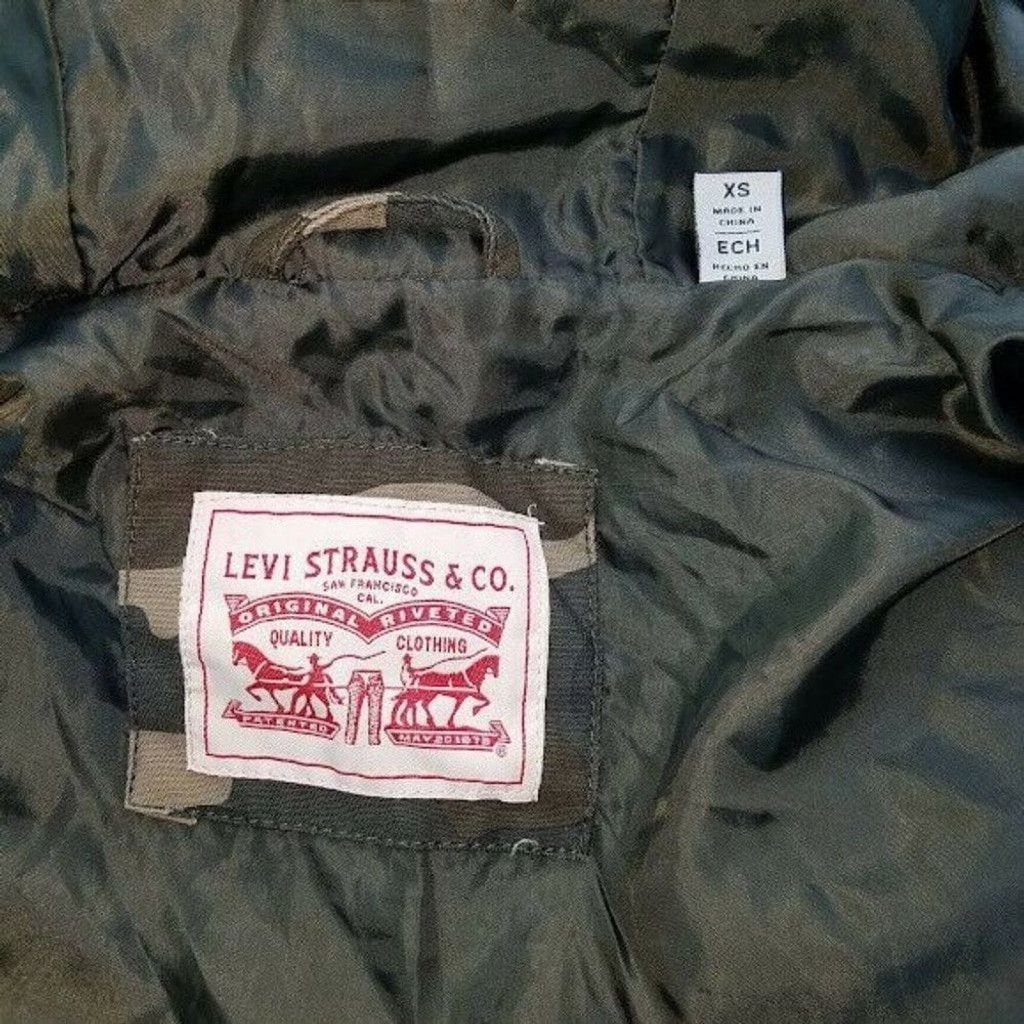 Levi's Levi's Camo Hooded Jacket Women's. Size XS. Brown/Green. NWT Size XS / US 0-2 / IT 36-38 - 12 Thumbnail