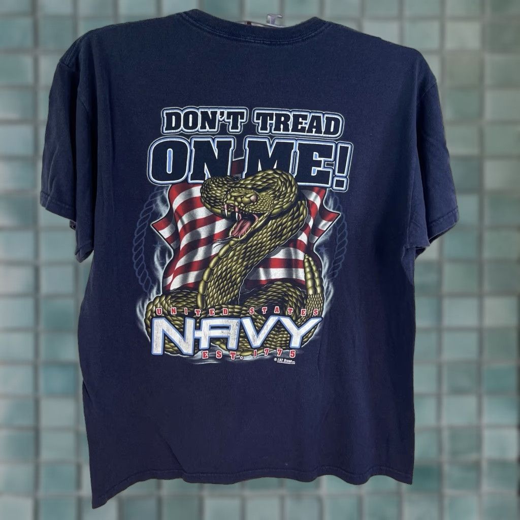 Vintage VINTAGE 7.62 Design US NAVY Dont Tread On Me T-Shirt Men SZ L Blue Military 90s Size US L / EU 52-54 / 3 - 1 Thumbnail