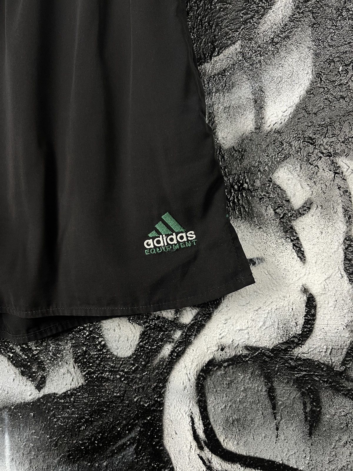 Adidas Adidas Equipment Vintage Black Sport Shorts Men’s Size M Size US 32 / EU 48 - 3 Thumbnail
