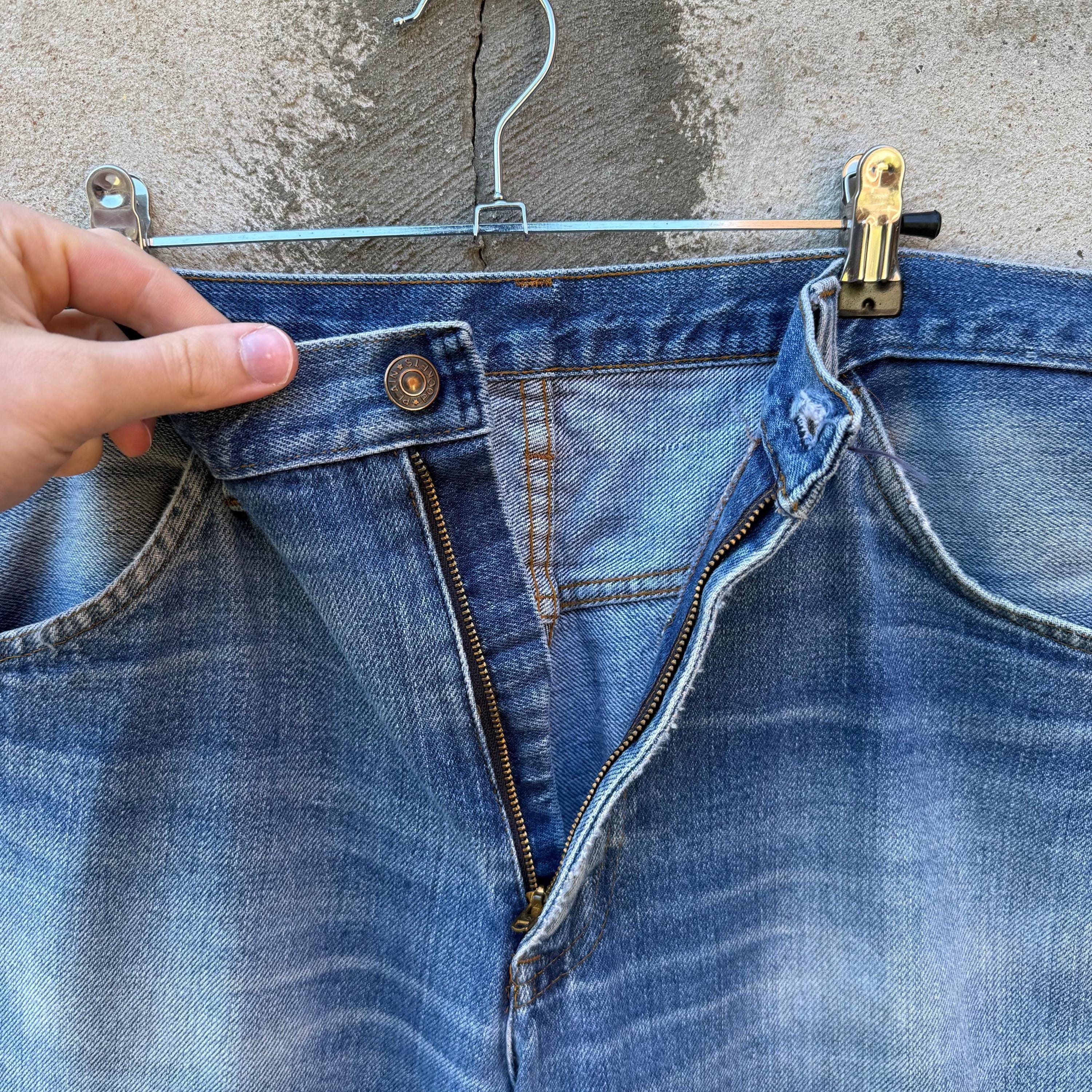 Vintage 70's Vintage Plain Pocket Distressed Medium Wash Denim Jeans Size US 34 / EU 50 - 3 Thumbnail