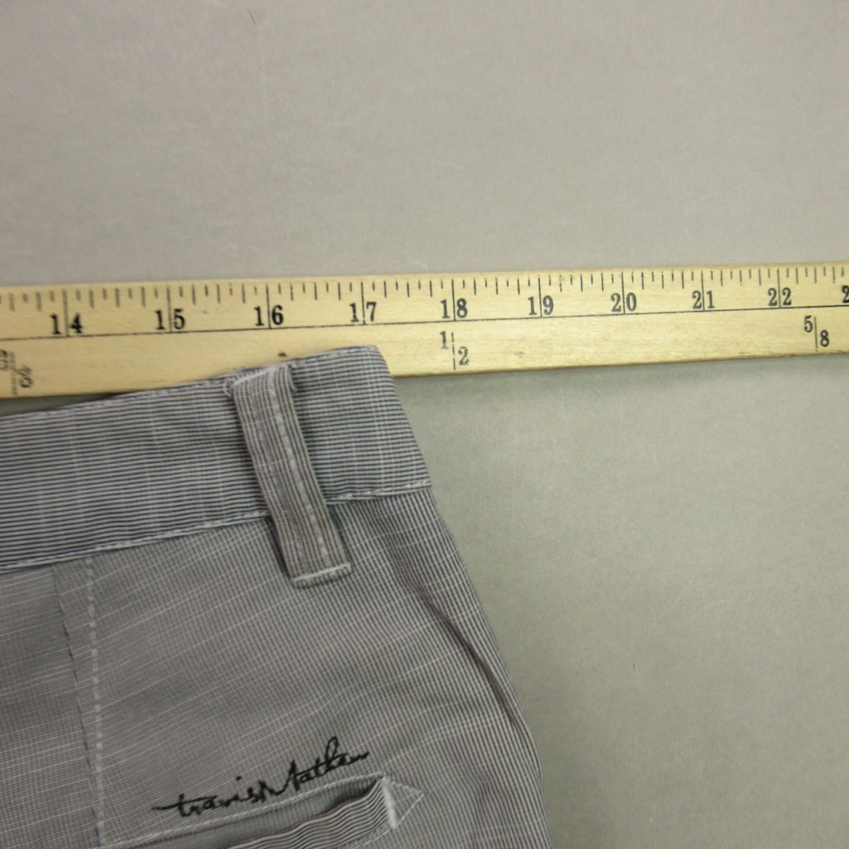 TravisMathew Travis Mathew Shorts Mens 34 Pockets Button Lightweight Gray Chino Casual Size US 34 / EU 50 - 6 Thumbnail