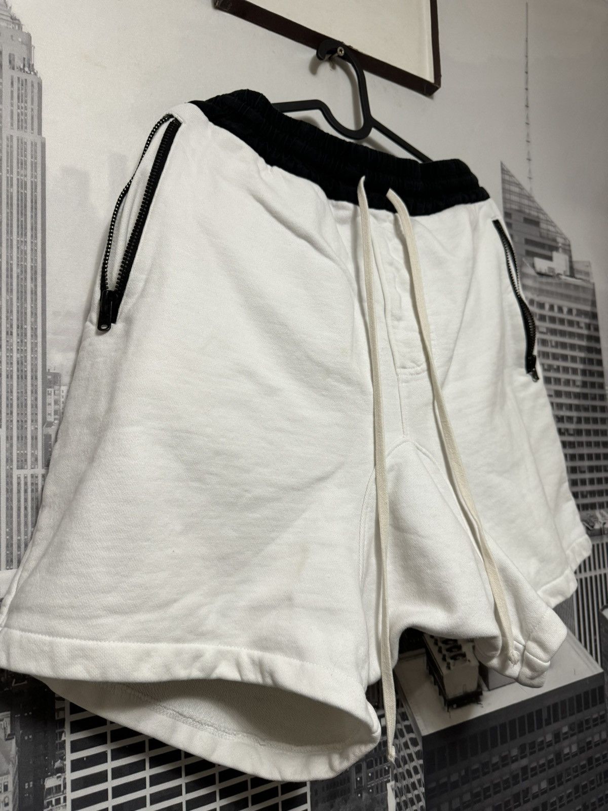FOG 💥 OG FOG Fear of God Essentials Shorts SZ Large White Size US 34 / EU 50 - 5 Thumbnail
