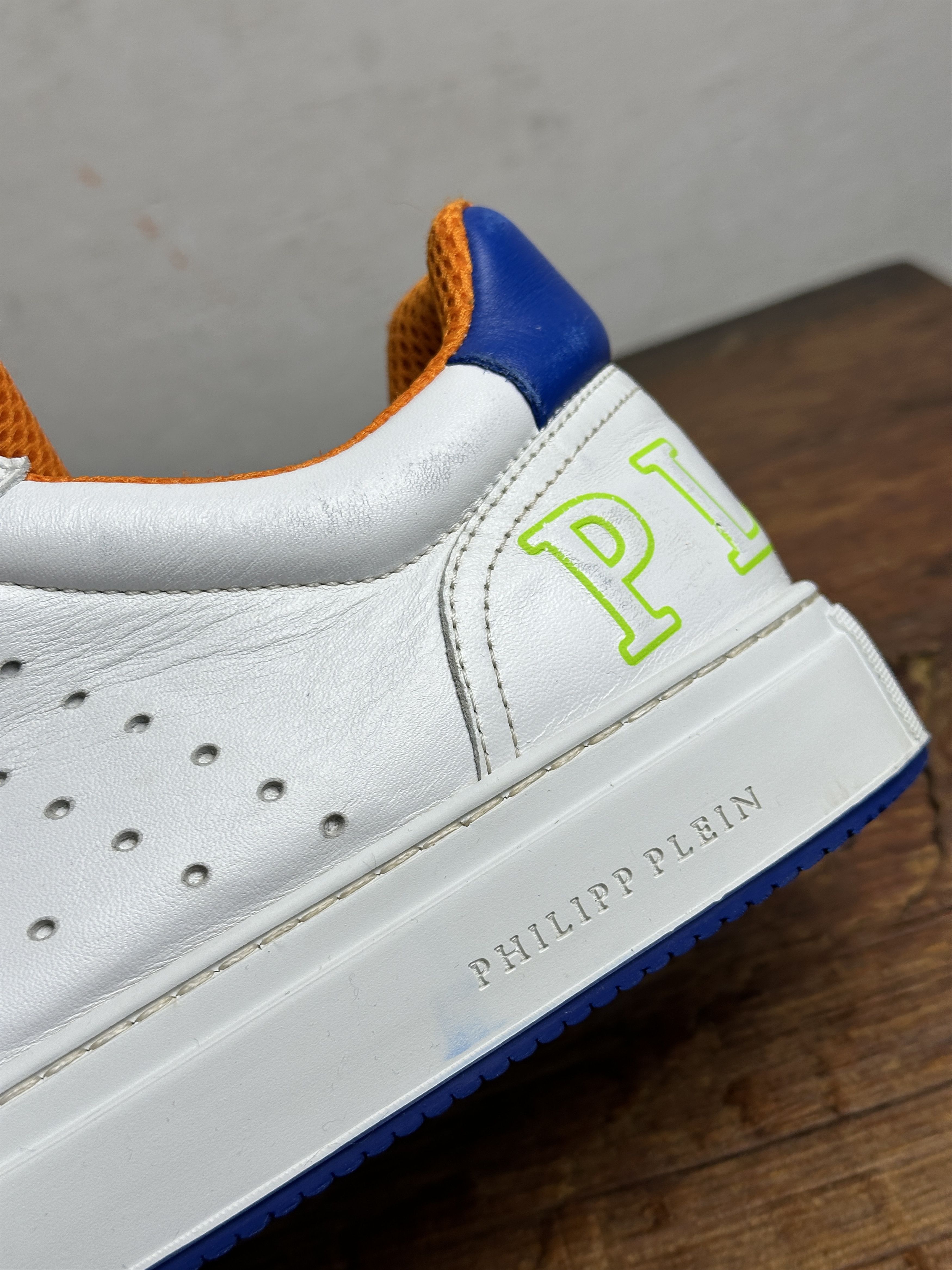 Philipp Plein Philipp Plein Low Top Perforated Leather Snekaers Size US 10 / EU 43 - 13 Thumbnail