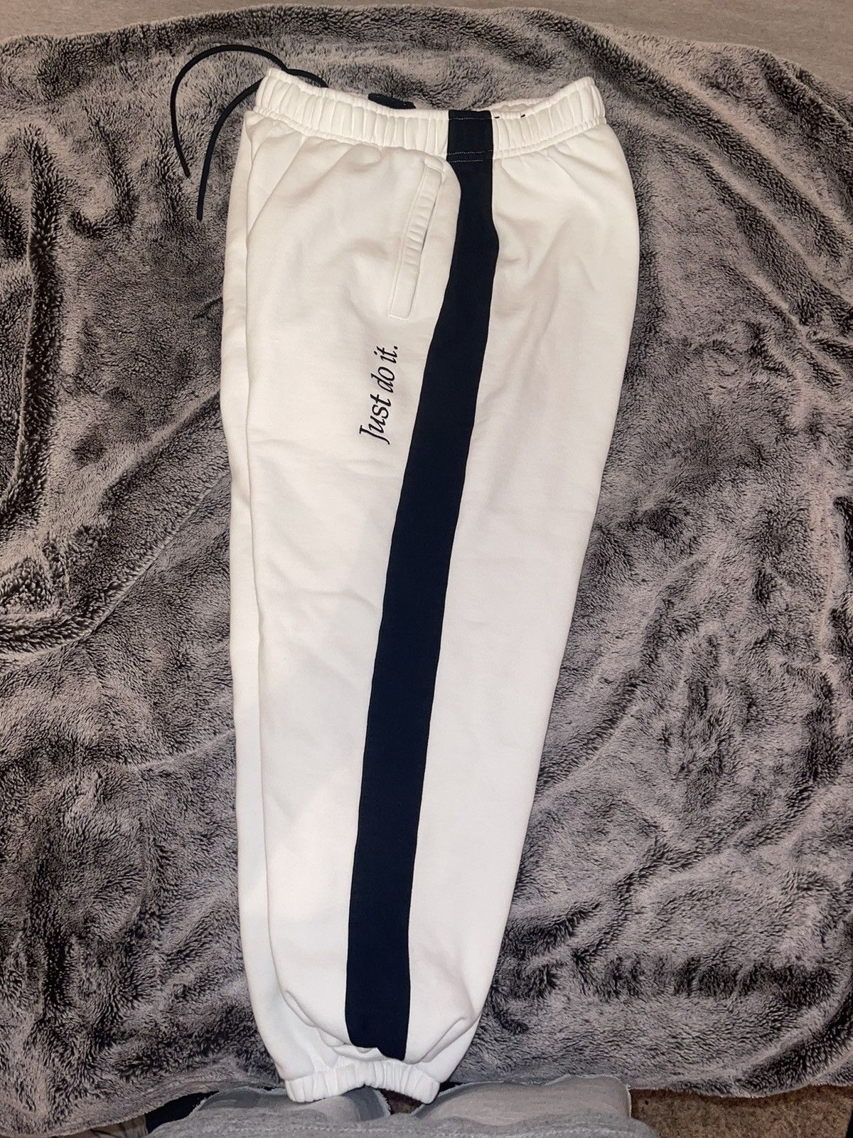 Nike Nike sweatpants Size US 32 / EU 48 - 2 Thumbnail