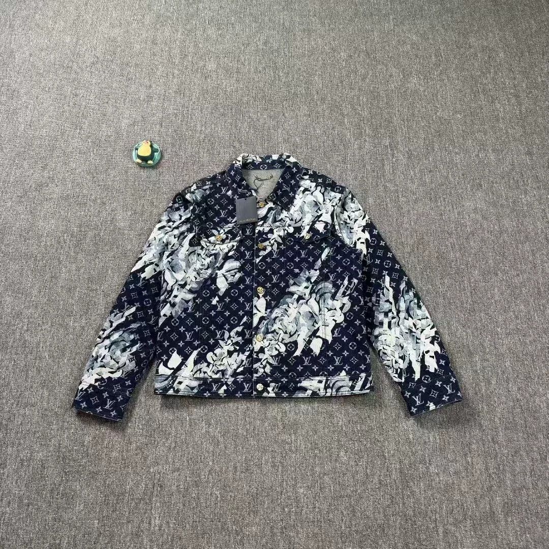 Louis Vuitton louis vuitton blue denim jacket with patterns Size US L / EU 52-54 / 3 - 1 Thumbnail