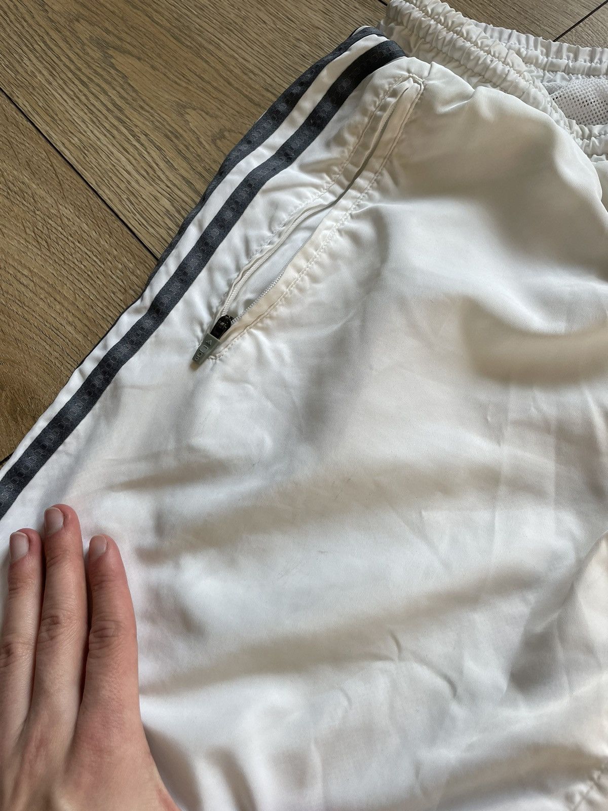 Adidas × Vintage Vintage adidas track pants drill drip swag y2k white 90s 00s Size US 30 / EU 46 - 6 Thumbnail