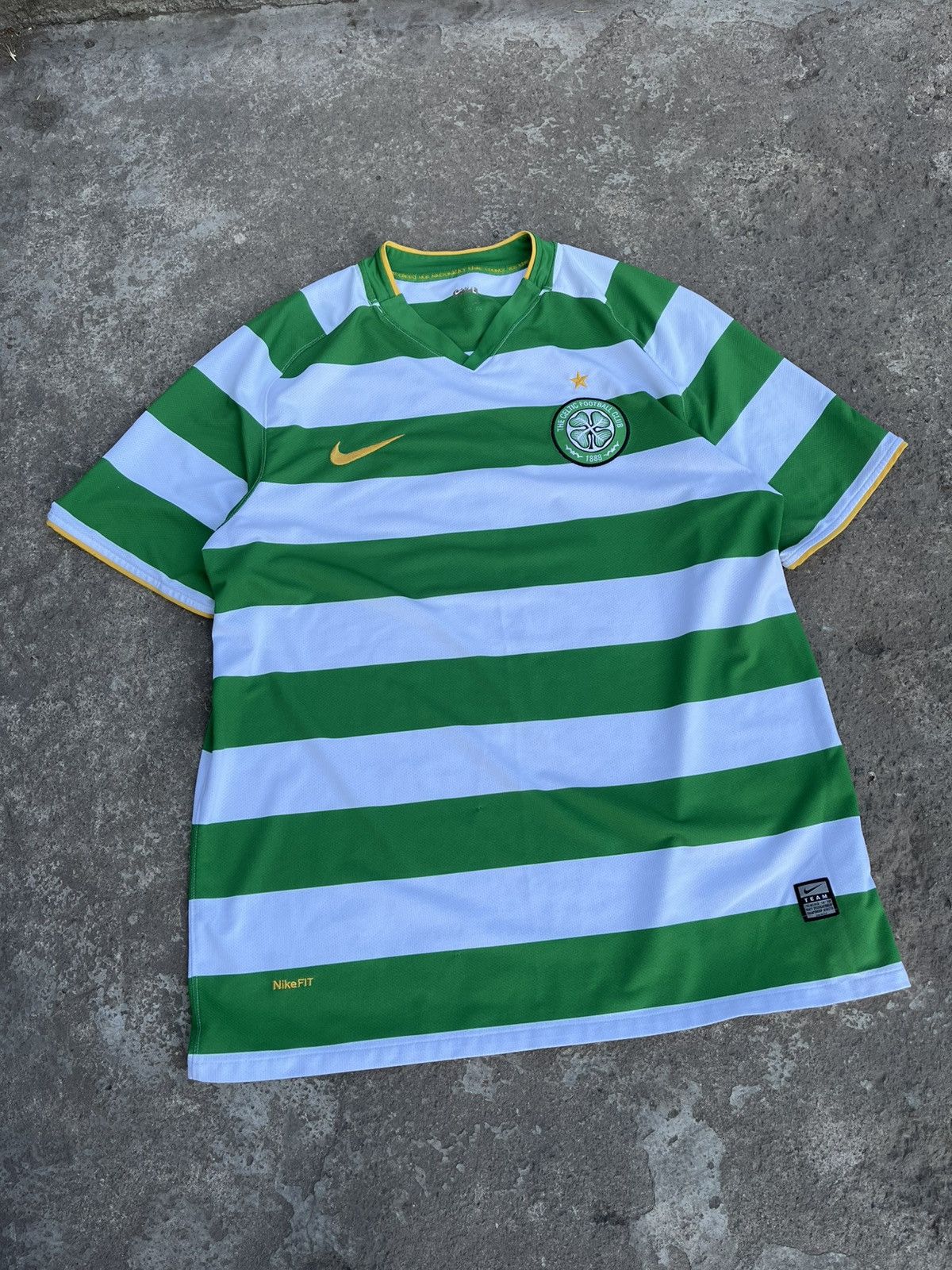 Nike 🍀NIKE VINTAGE CELTIC 2008-10 SOCCER FOOTBALL STRIPED JERSEY Size US L / EU 52-54 / 3 - 1 Thumbnail