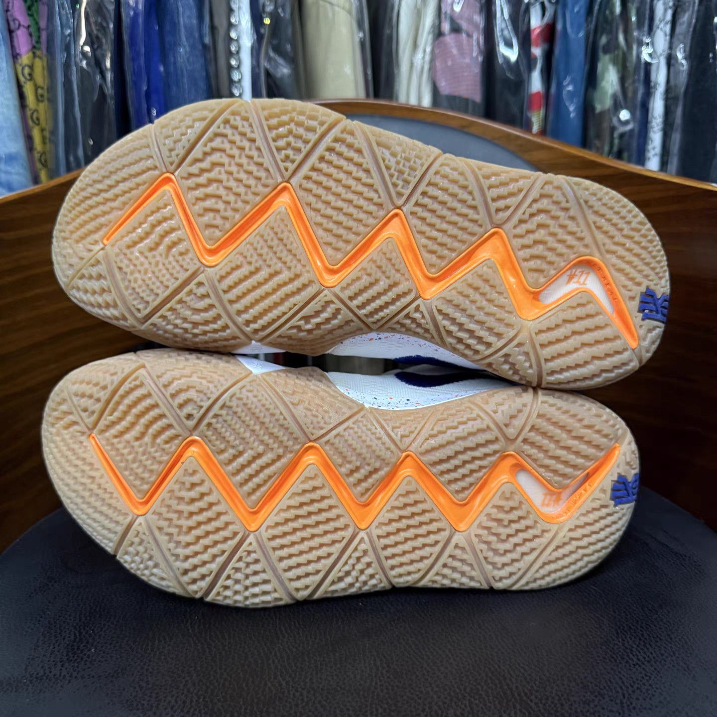 Nike Nike Kyrie 4 "Uncle Drew" White Gum K15 Size US 7.5 / EU 40-41 - 9 Thumbnail