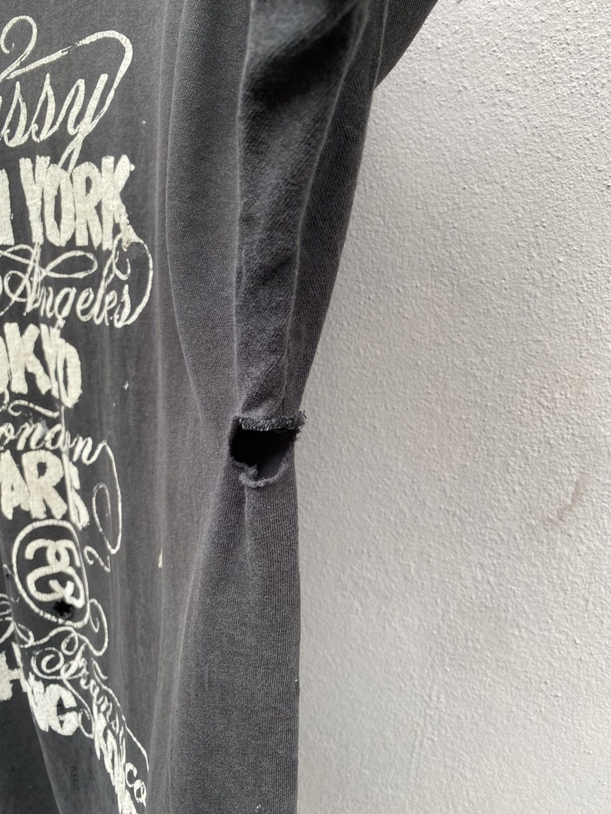 Stussy Vintage 2006 Distressed STUSSY x ERIC ELMS ADORN World Tour Size US XL / EU 56 / 4 - 11 Thumbnail