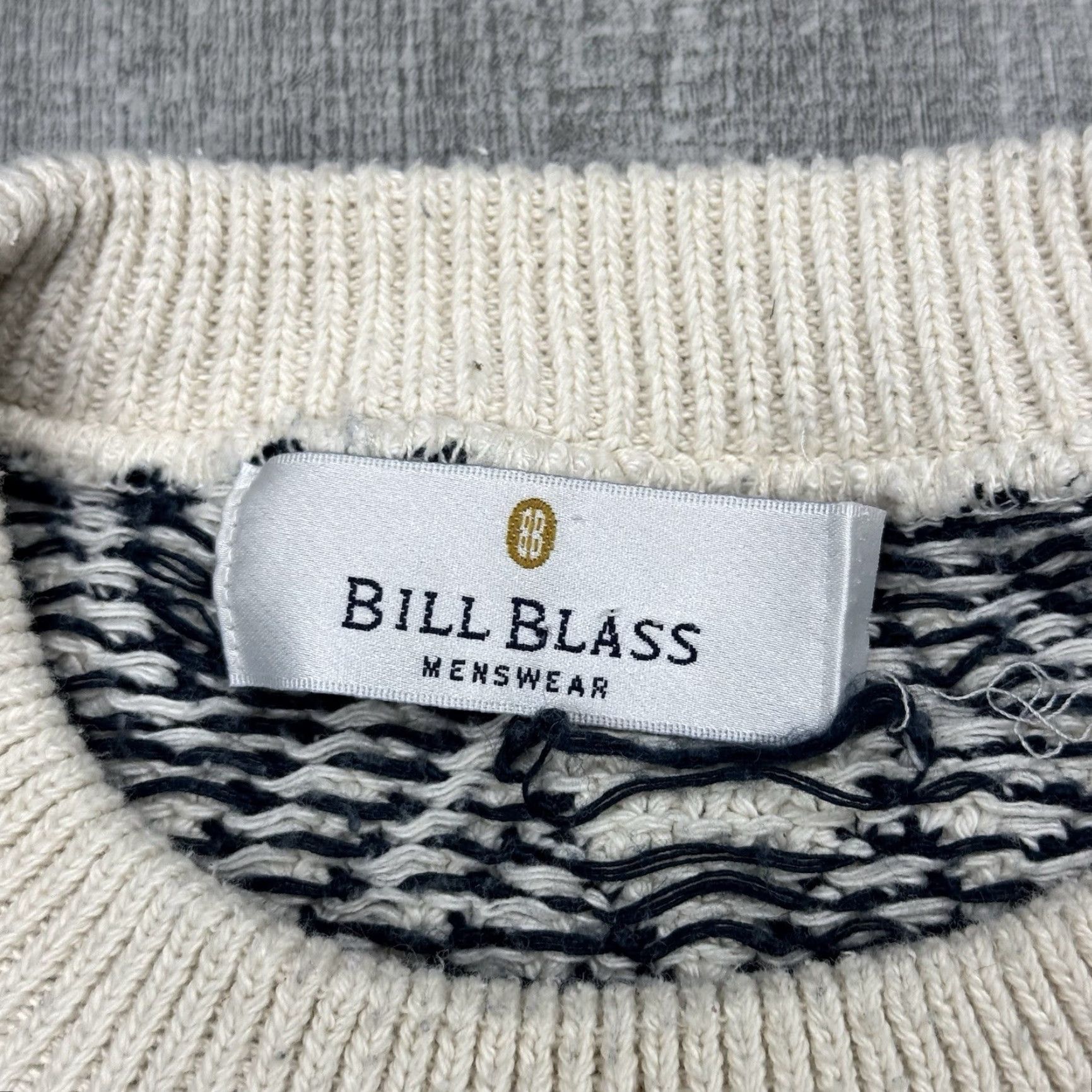 Bill Blass VINTAGE Bill Blass Herringbone Diamond Knit Sweater Men L Ivory Pullover Fall Winter Crew Neck Size US L / EU 52-54 / 3 - 3 Thumbnail
