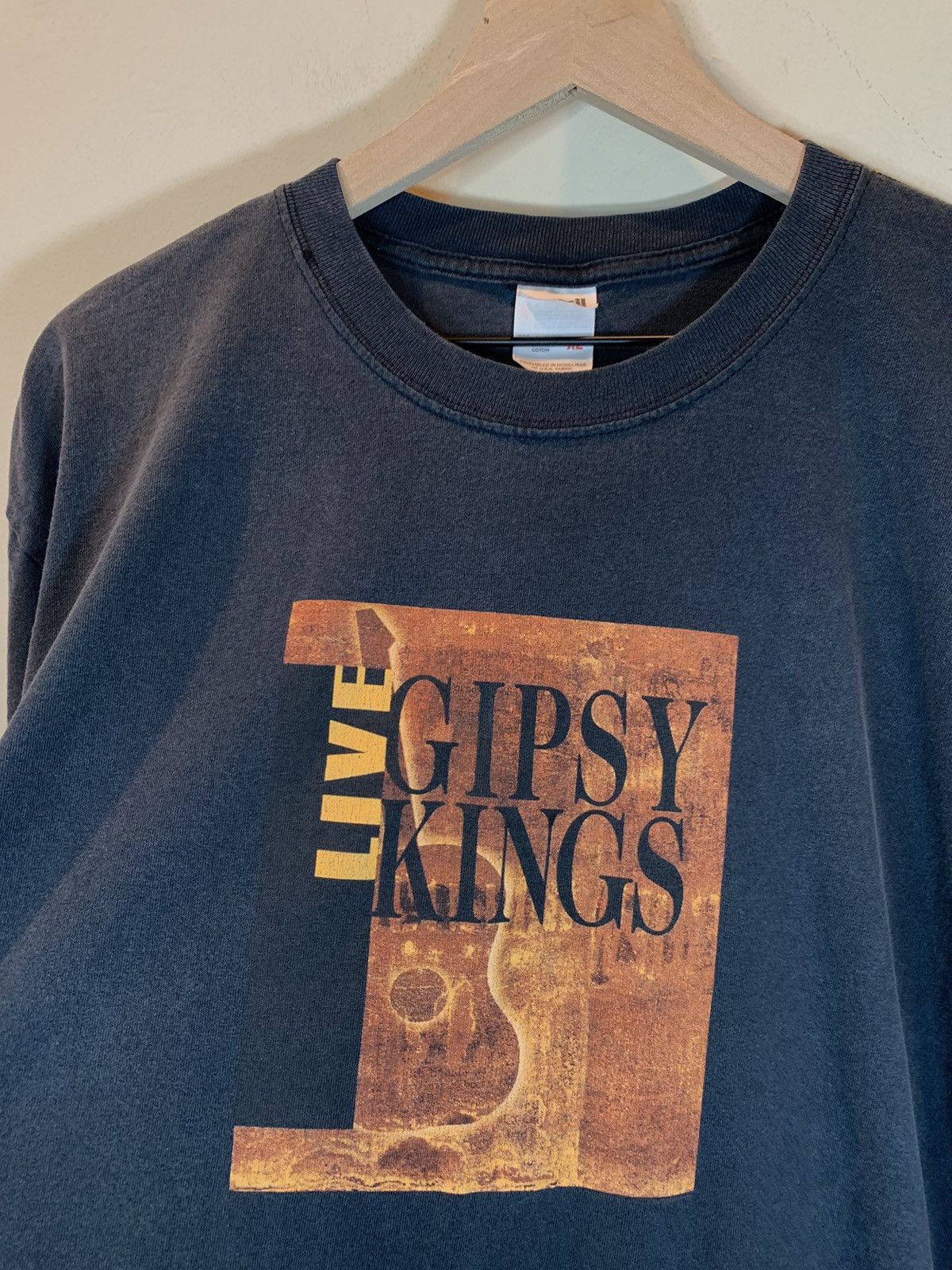 Band Tees × Vintage *RARE* Vintage 90’s Gipsy Kings Live Tour Band Art T-Shirt Size US XL / EU 56 / 4 - 2 Thumbnail