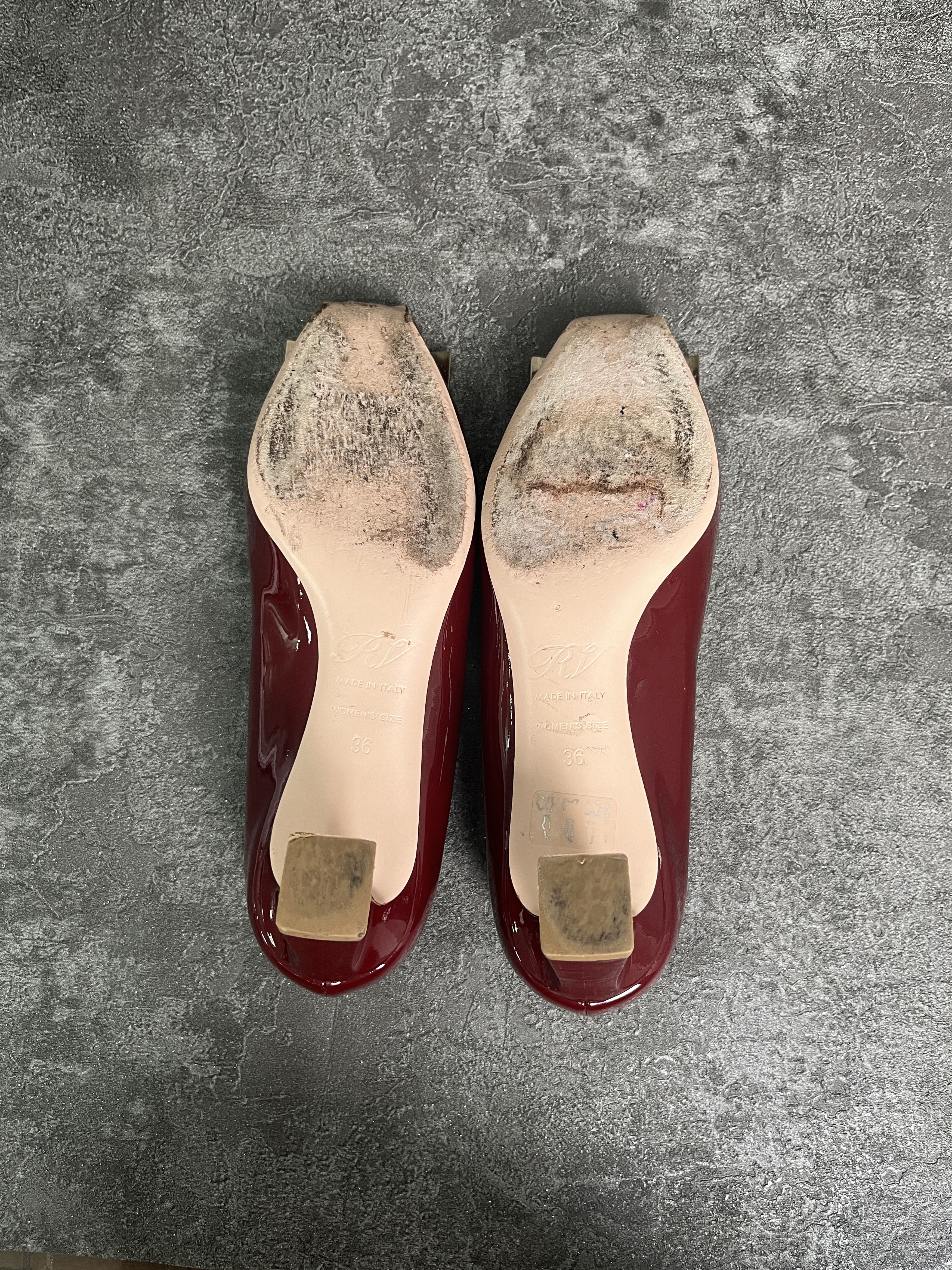 Roger Vivier Roger Vivier Burgundy Patent Pumps Size US 6 / IT 36 - 7 Thumbnail