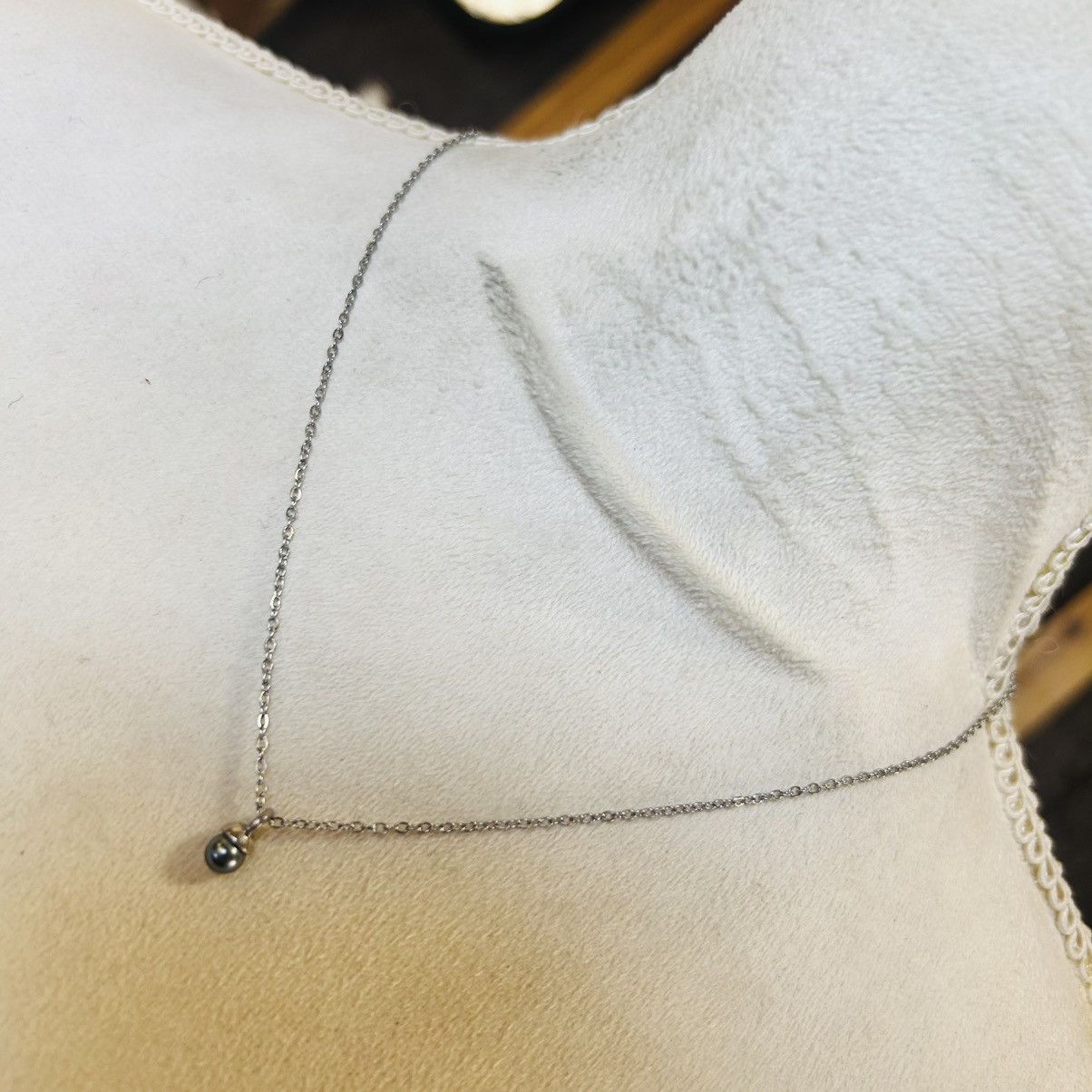 Vintage Vintage delicate minimalist gray pearl on chain necklace Size ONE SIZE - 1 Thumbnail