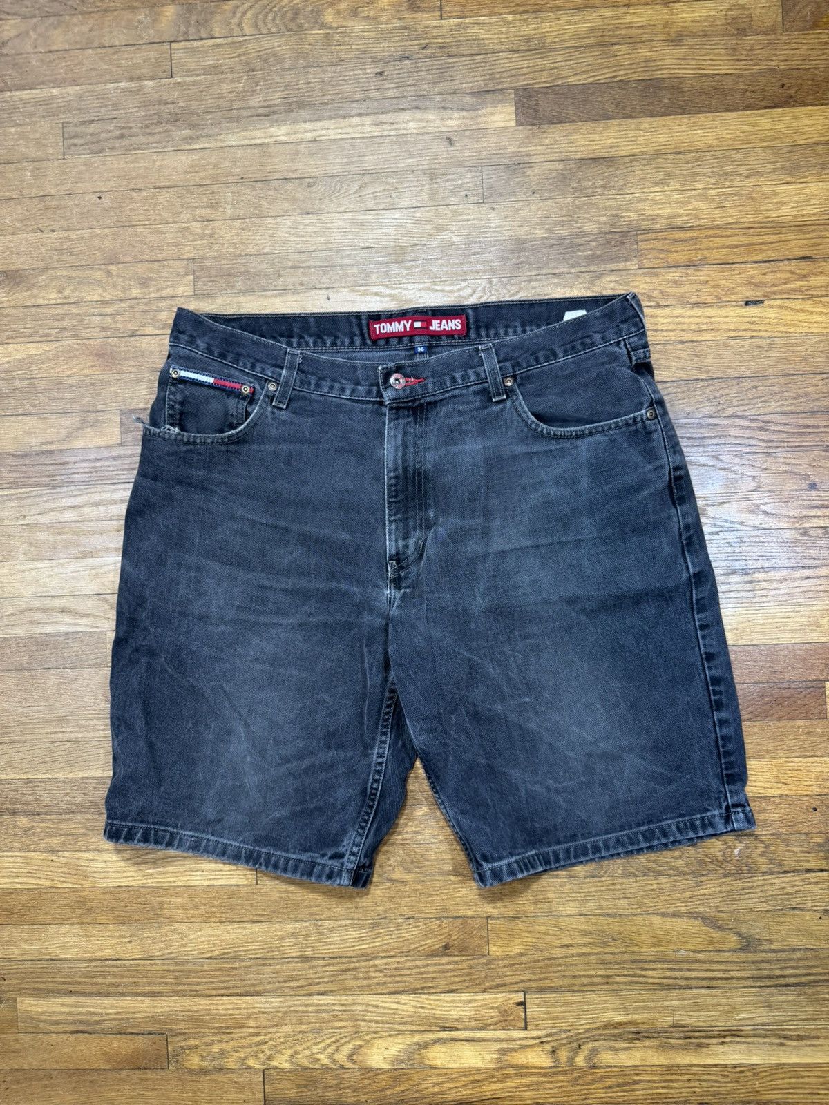 Tommy Hilfiger Vintage Tommy Hilfiger Black Denim Shorts Size US 36 / EU 52 - 1 Thumbnail