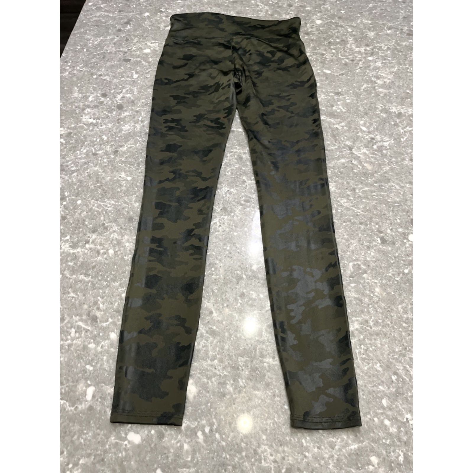 Spanx Spanx Womens Leggings M Green Camouflage Nylon Stretch Ankle Colorful Shirt? Size 32" / US 10 / IT 46 - 6 Thumbnail