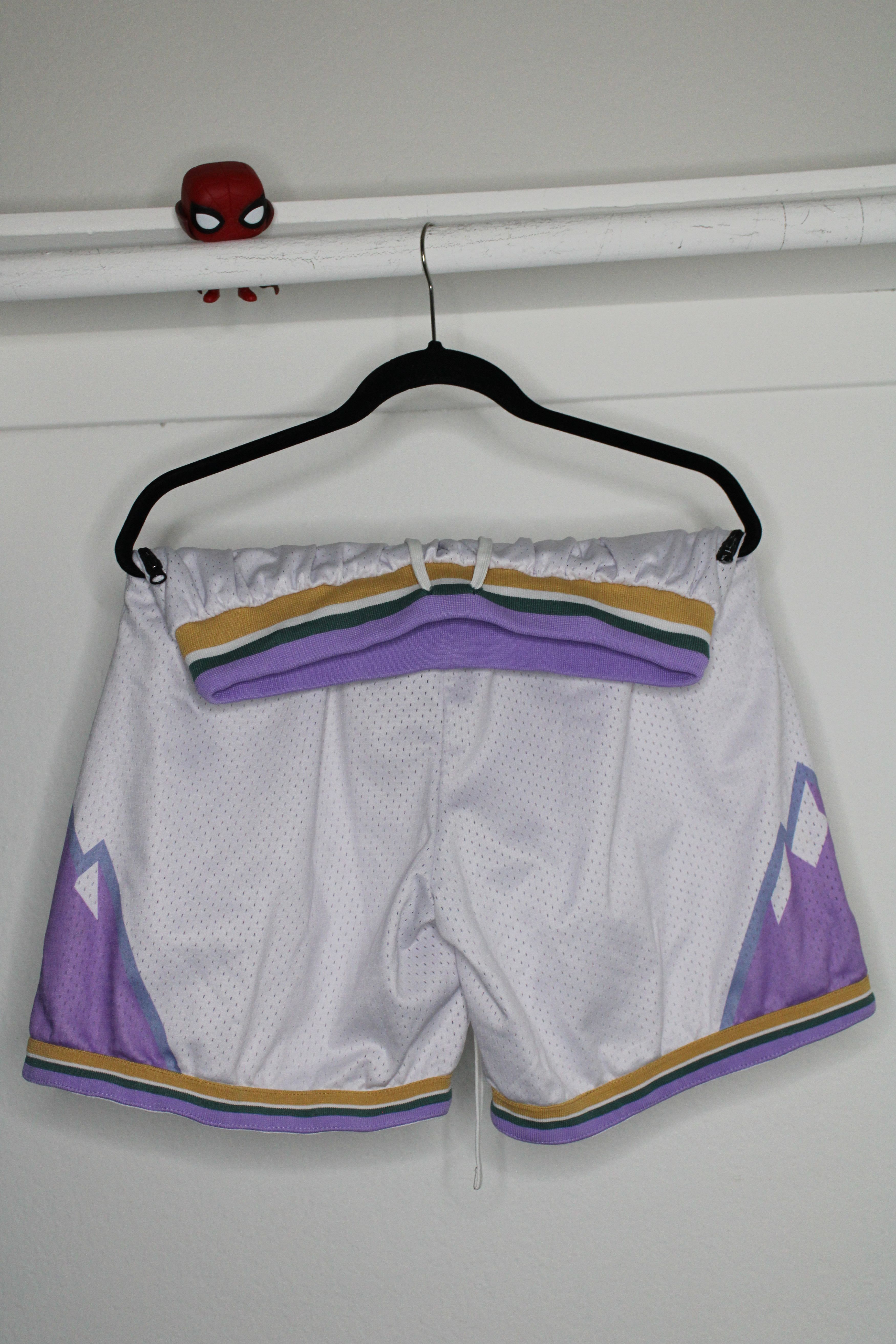 Collect and Select White Utah Jazz Collect and Select Shorts Size US 36 / EU 52 - 3 Thumbnail
