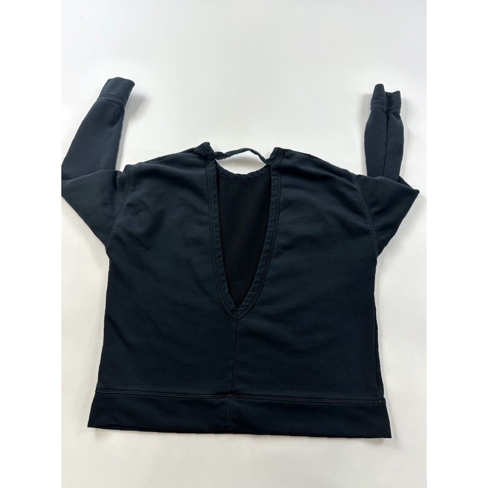 Nike Nike Sweatshirt Women’s Medium Black Pullover Crew Neck Versa Open Back Logo Activewear — M Women's Black Open-Back Pullover Sweatshirt Size M / US 6-8 / IT 42-44 - 4 Thumbnail