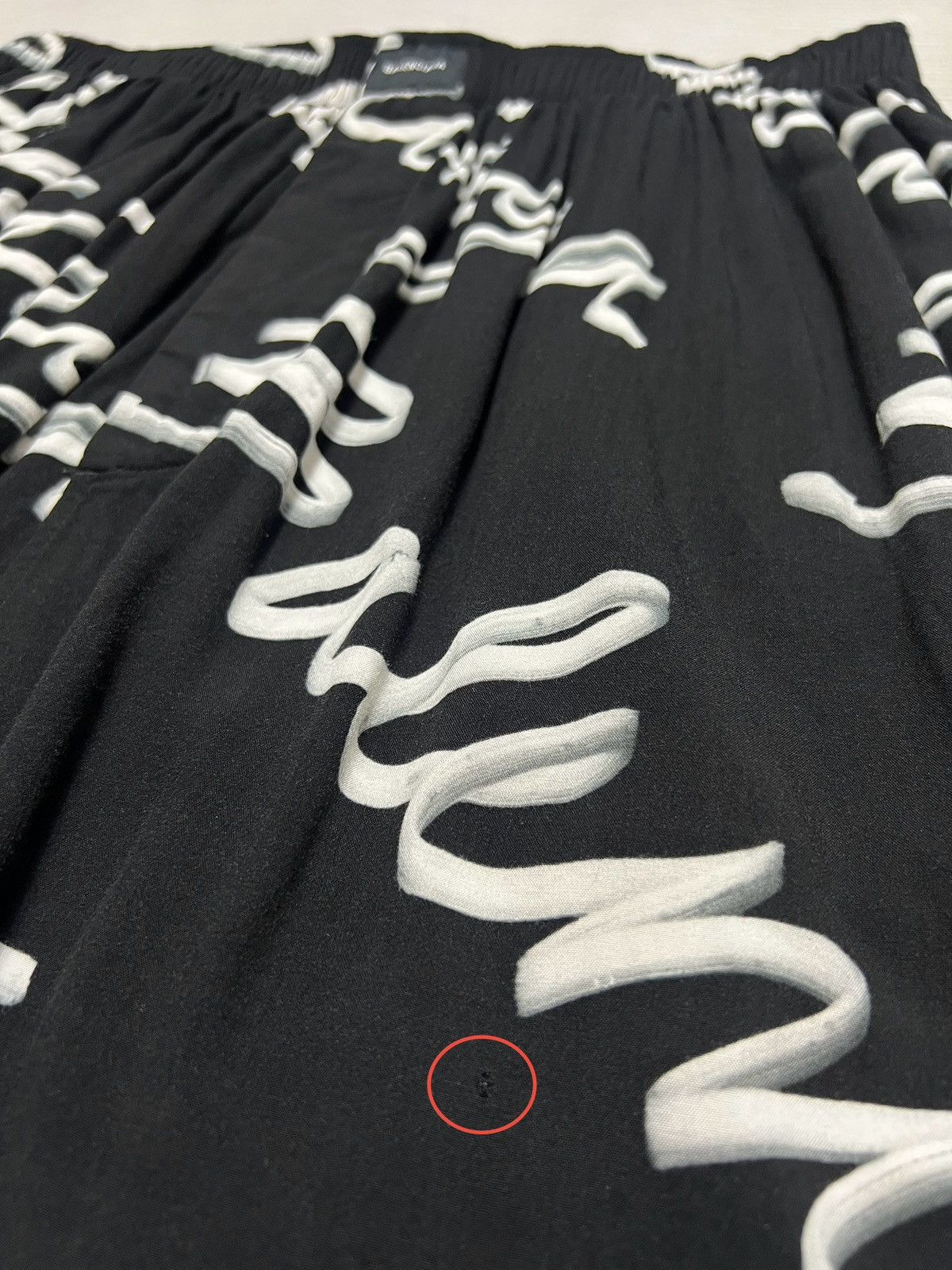 Balenciaga Balenciaga - Scribble Logo Bermuda Shorts Size US 30 / EU 46 - 10 Thumbnail