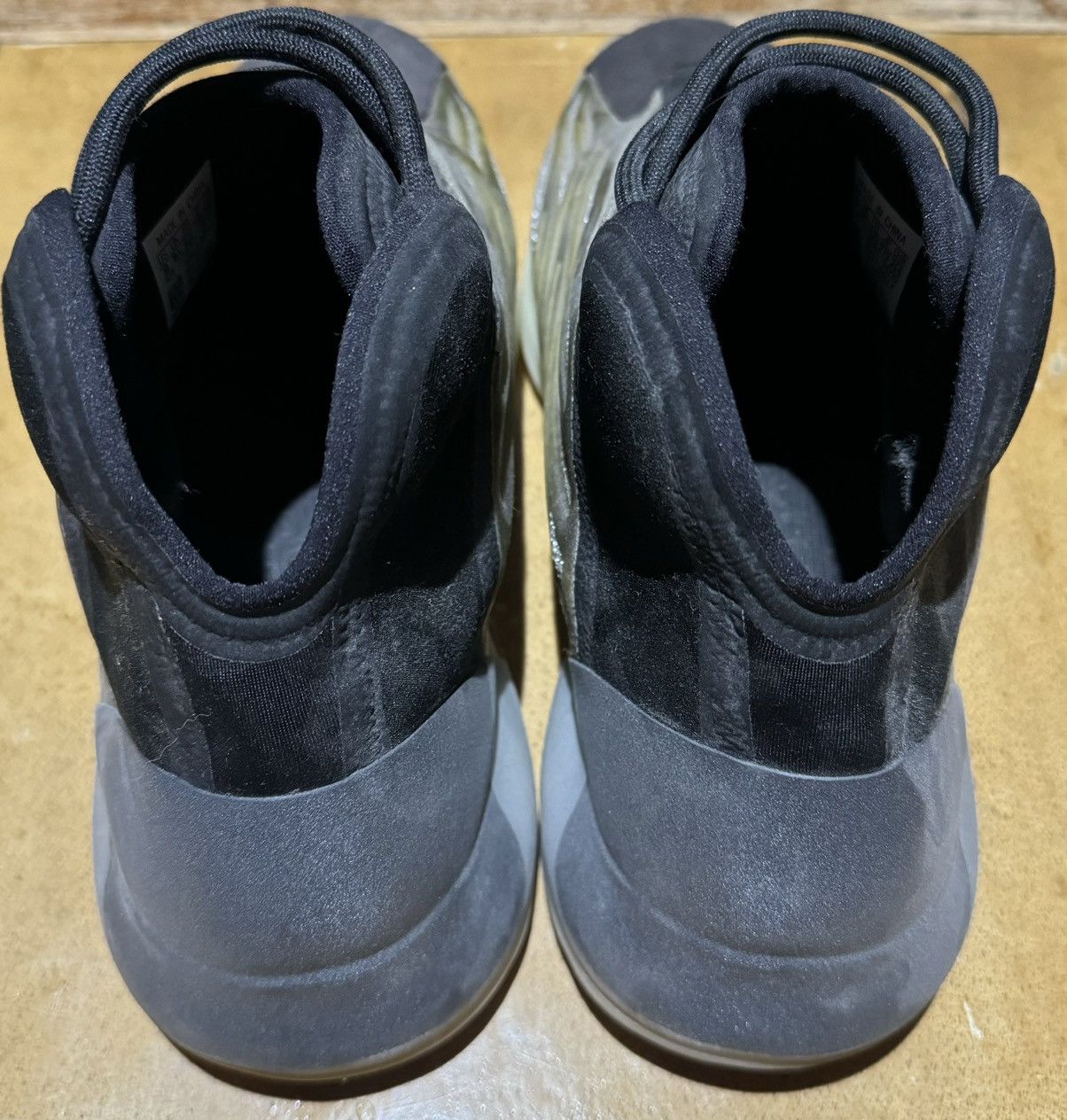 Adidas Adidas Yeezy Quantum Barium Size US 9 / EU 42 - 4 Thumbnail