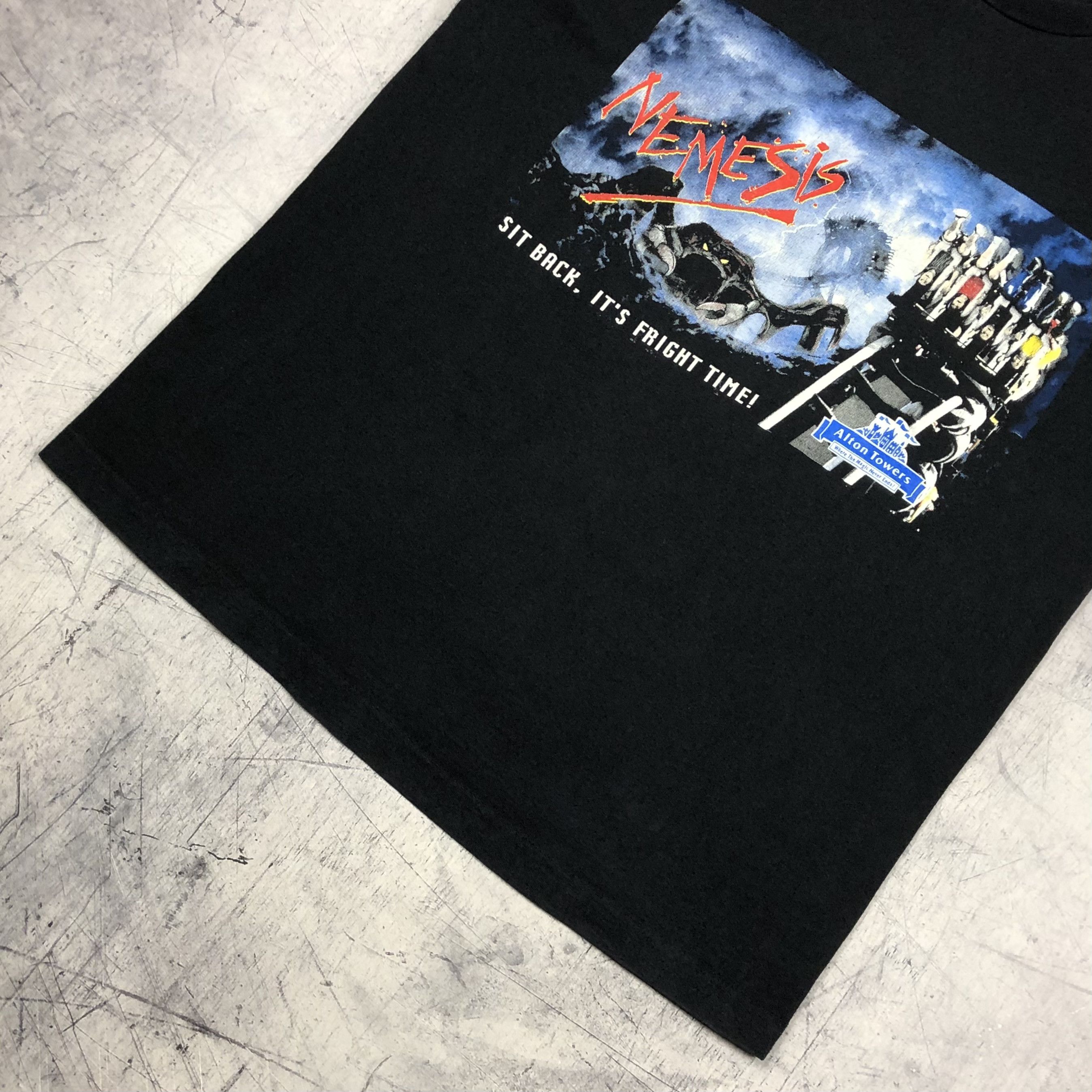 Expert Horror 90s Nemesis Horror Alton Towers Tee Size US XL / EU 56 / 4 - 8 Thumbnail