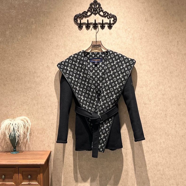 Louis Vuitton Louis Vuitton Black presbyopic full print bathrobe coat Size XS / US 0-2 / IT 36-38 - 1 Thumbnail
