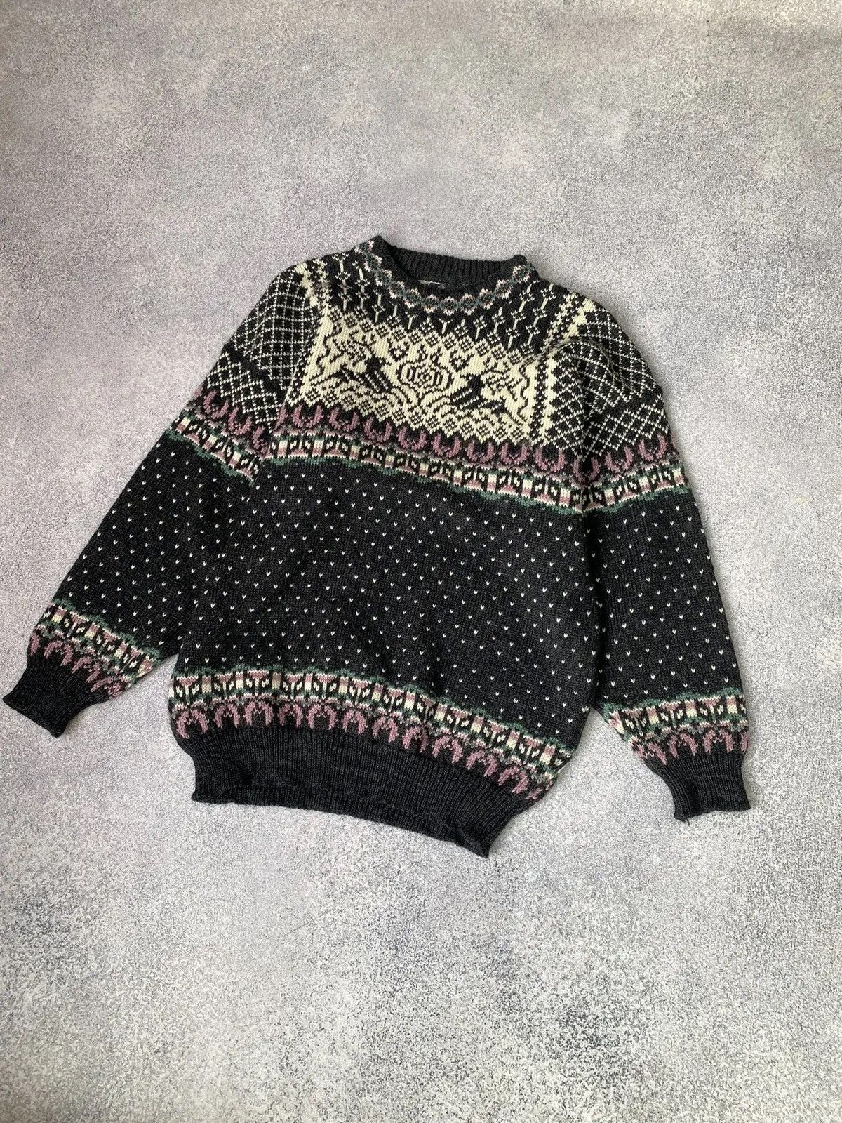 Dale Of Norway × Vintage Vintage DALE OF NORWAY Deer Fair Isle Wool Knit Ski Sweater Size US L / EU 52-54 / 3 - 4 Thumbnail
