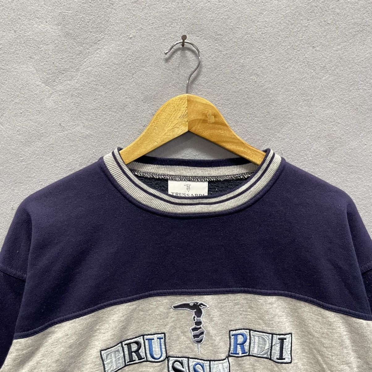Trussardi Vintage 90s Trussardi Navy Crewneck Sweatshirt Size US M / EU 48-50 / 2 - 2 Thumbnail