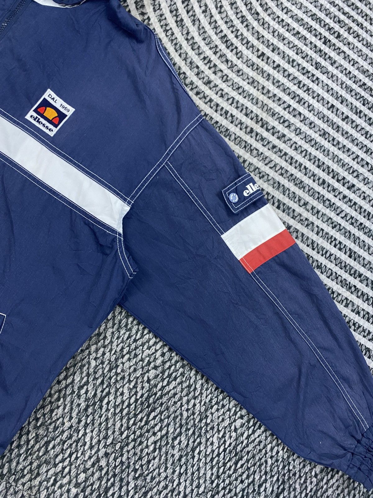 Ellesse Vtg 90s Ellesse Perugia Italia Patches Color Block Jacket Size US L / EU 52-54 / 3 - 9 Thumbnail