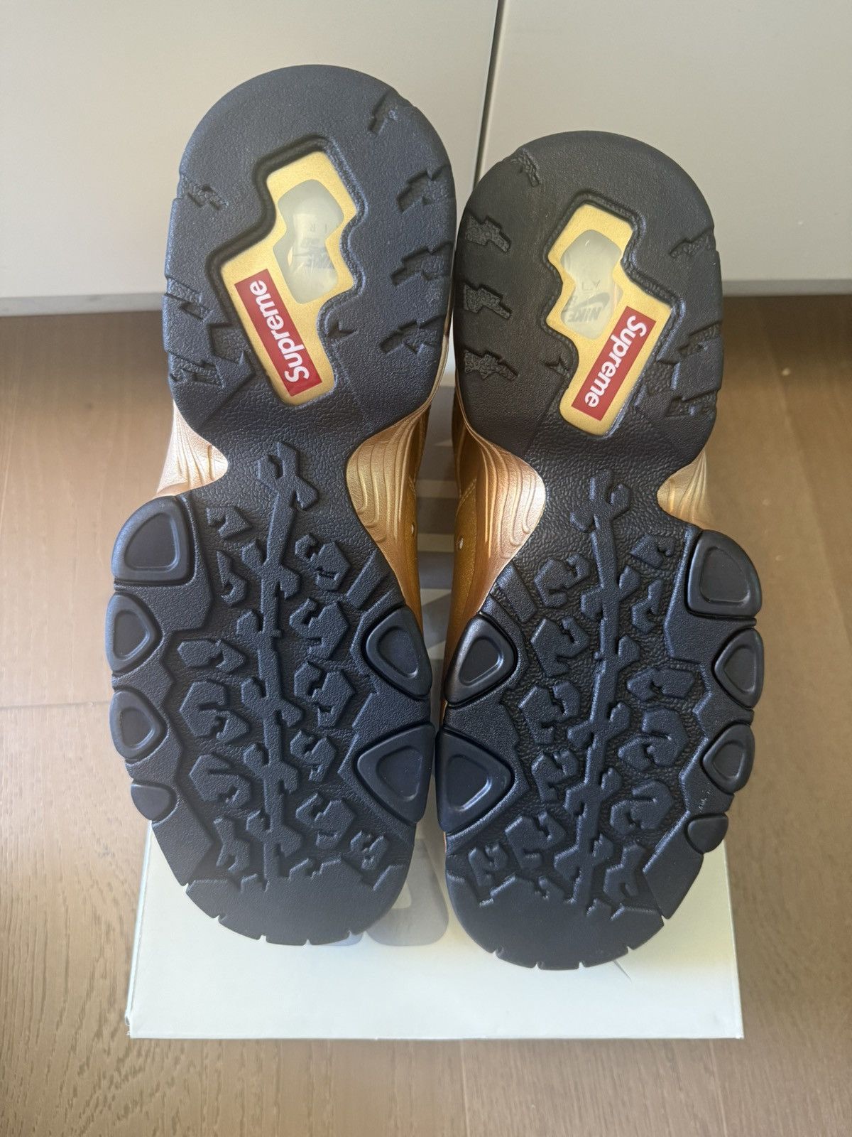 Nike × Supreme Nike SB Air Max 2 CB ‘94 Low Supreme Metallic Gold Size 8.5 Size US 8.5 / EU 41-42 - 7 Thumbnail