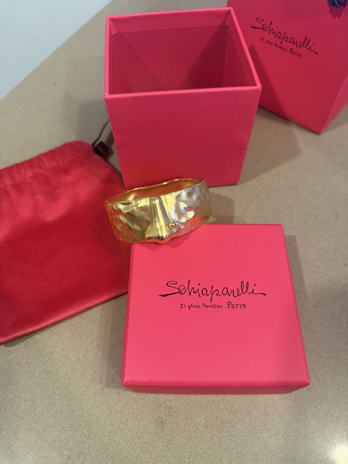 Schiaparelli 3 pièces Schiaparelli Hammered Gold Cuff Bracelet Size ONE SIZE - 13 Thumbnail