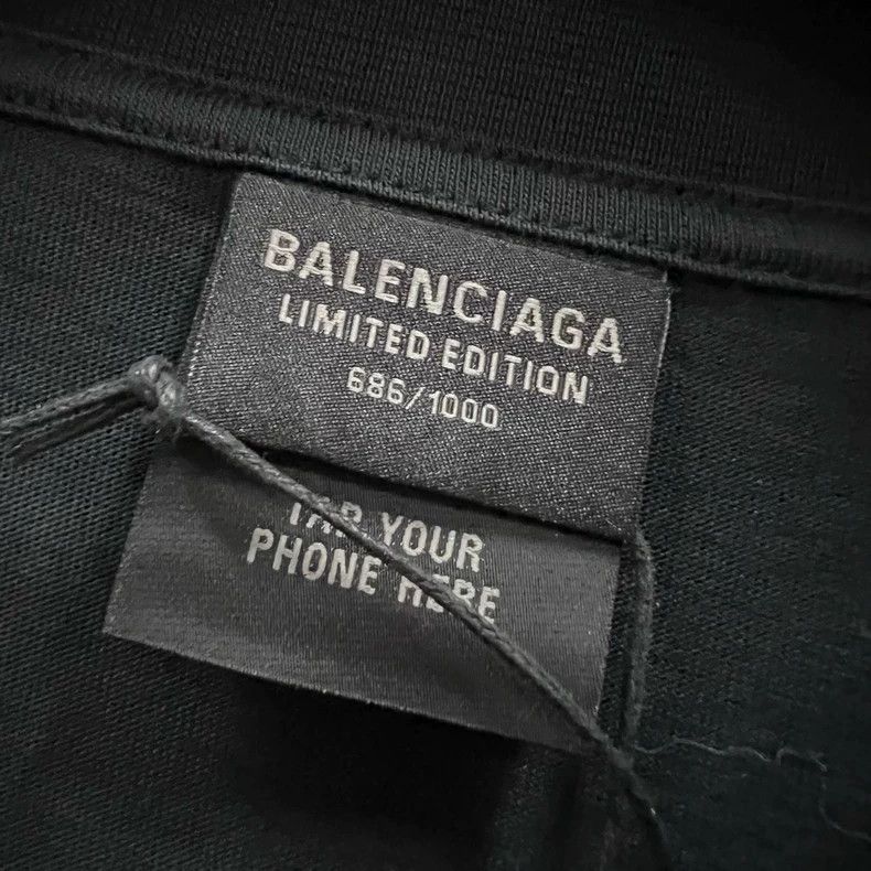 Balenciaga Balenciaga Short sleeve with portrait pattern on chest Size US XXS / EU 40 - 4 Thumbnail