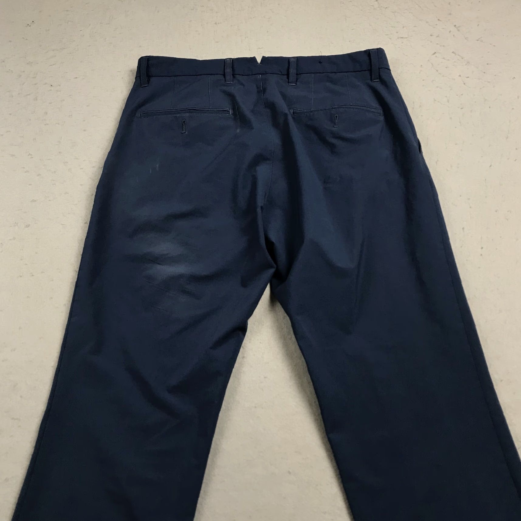 J.Lindeberg J.Lindeberg Golf Pants Mens 33x32 Blue Performance Stretch Logo Chino Casual Pants Mens 33 Blue Logo Sports 90s (adjusted within constraints) Size US 33 - 6 Thumbnail