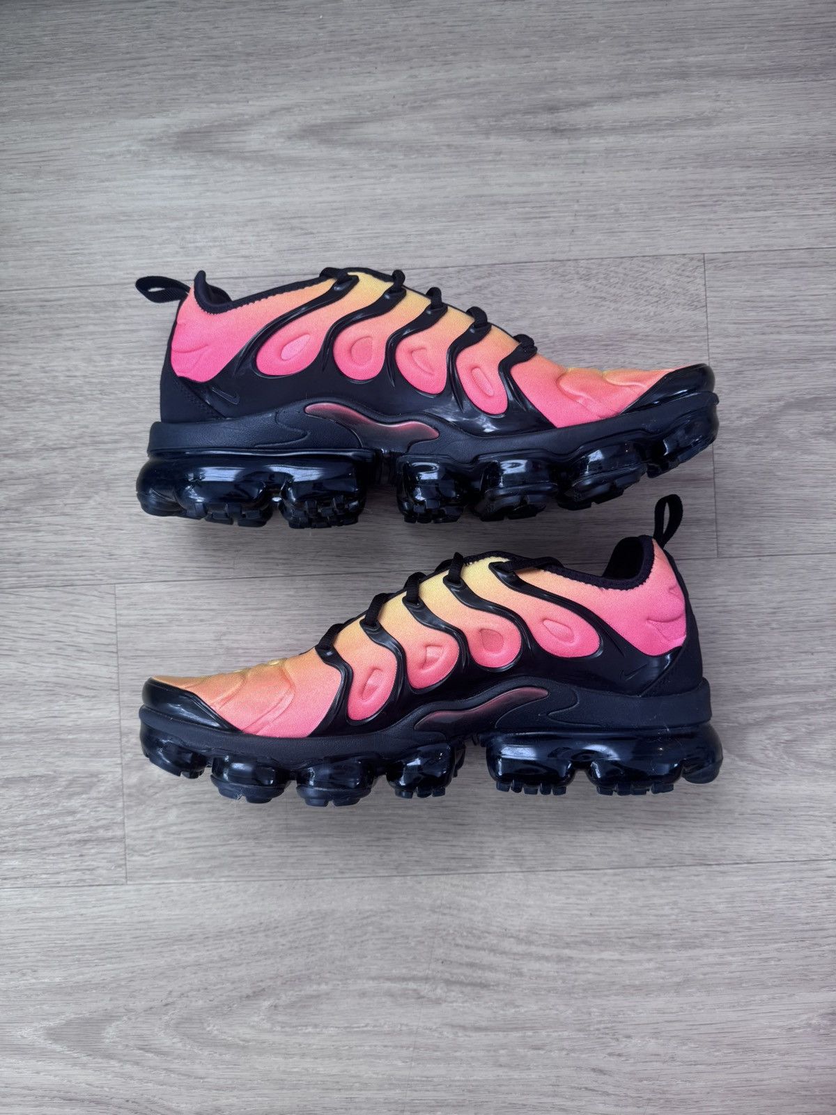 Nike Nike Air VaporMax Plus Size US 10 / EU 43 - 4 Thumbnail