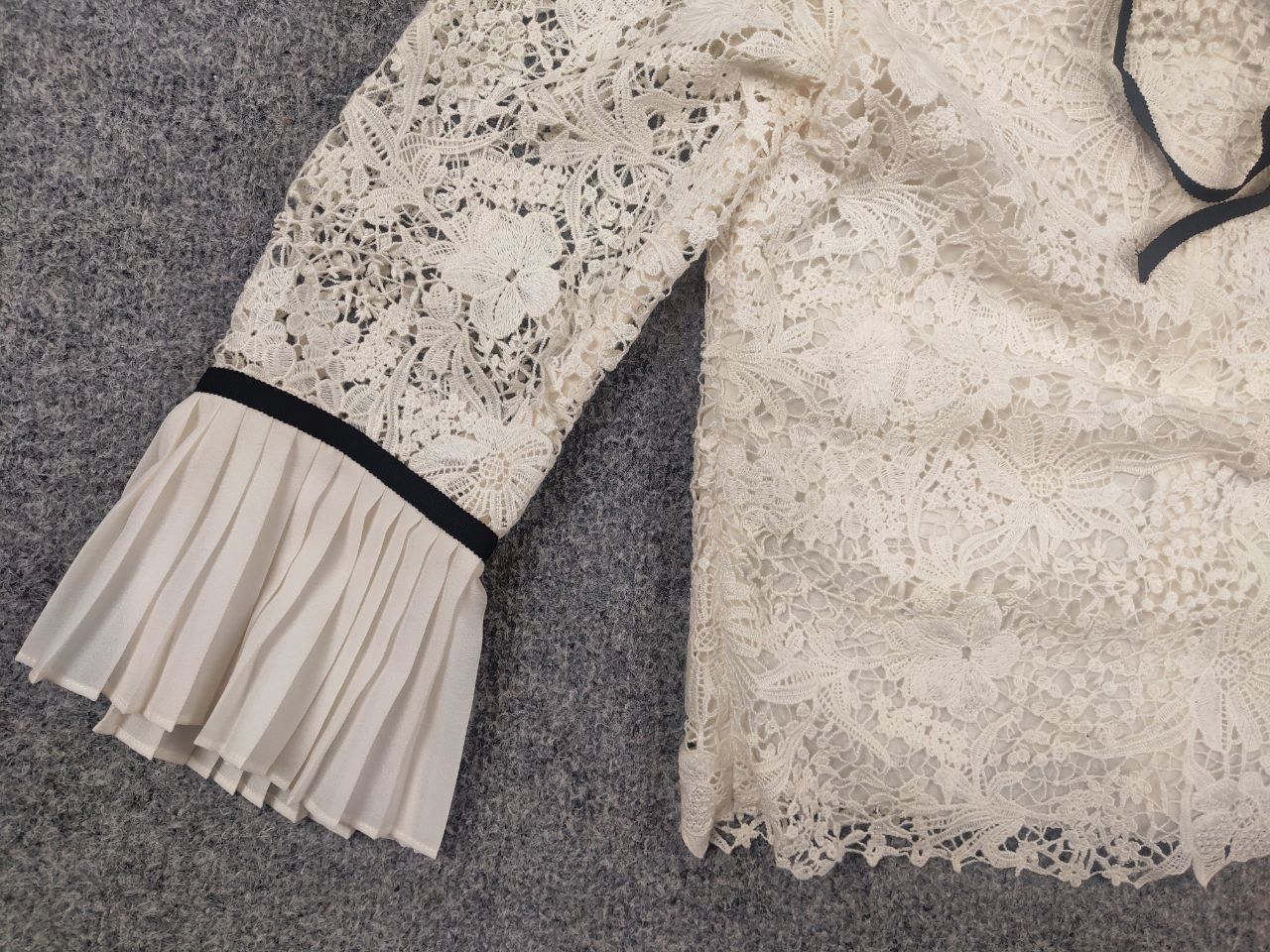 Erdem Erdem x H&M lace Top blouse ruffles contrasting ribbon Size S / US 4 / IT 40 - 9 Thumbnail