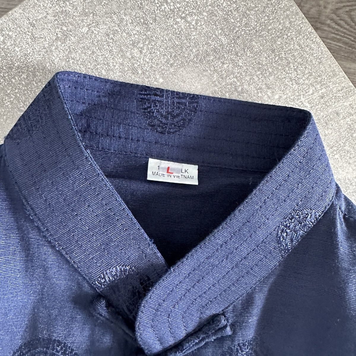 Vintage Vintage 90s 100% Silk Monogram Japanese style kimono shirt Size US L / EU 52-54 / 3 - 8 Thumbnail