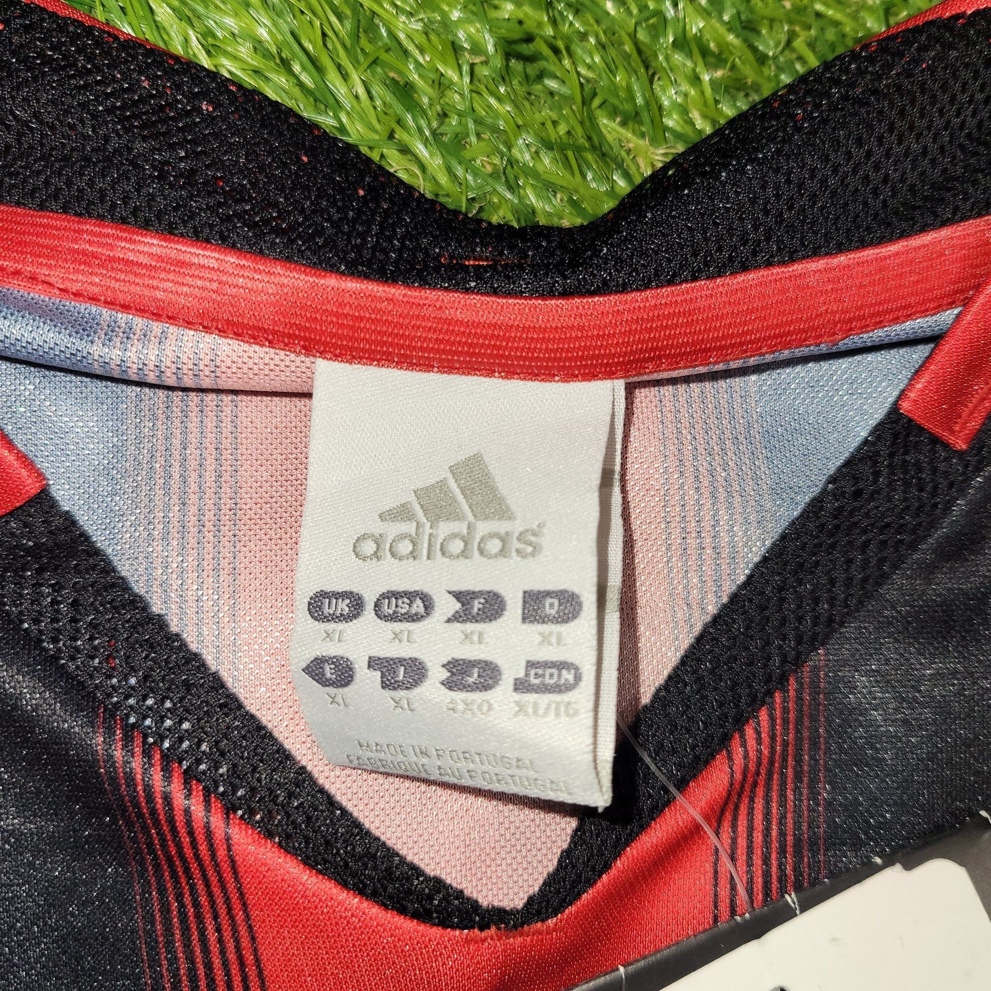 Adidas Kaka AC Milan 2004 2005 Long Sleeve Soccer Jersey BNWT XL Size US XL / EU 56 / 4 - 6 Thumbnail