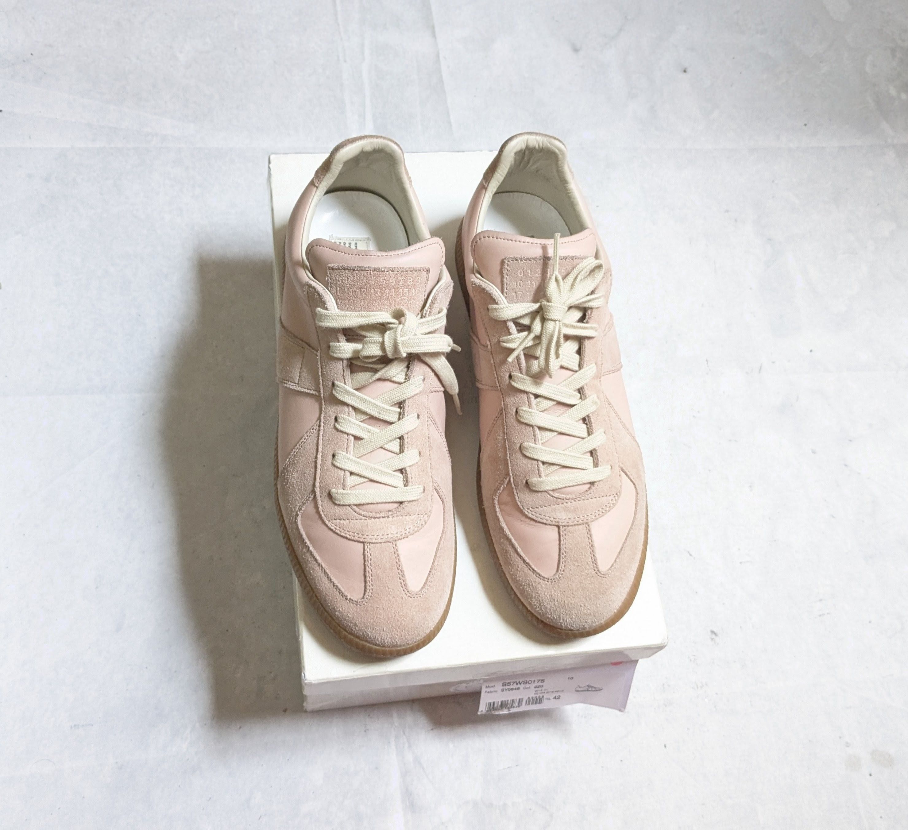 Maison Margiela Maison Margiela Replica GAT Pink 9 42 Low Tops Gum Size US 9 / EU 42 - 1 Thumbnail