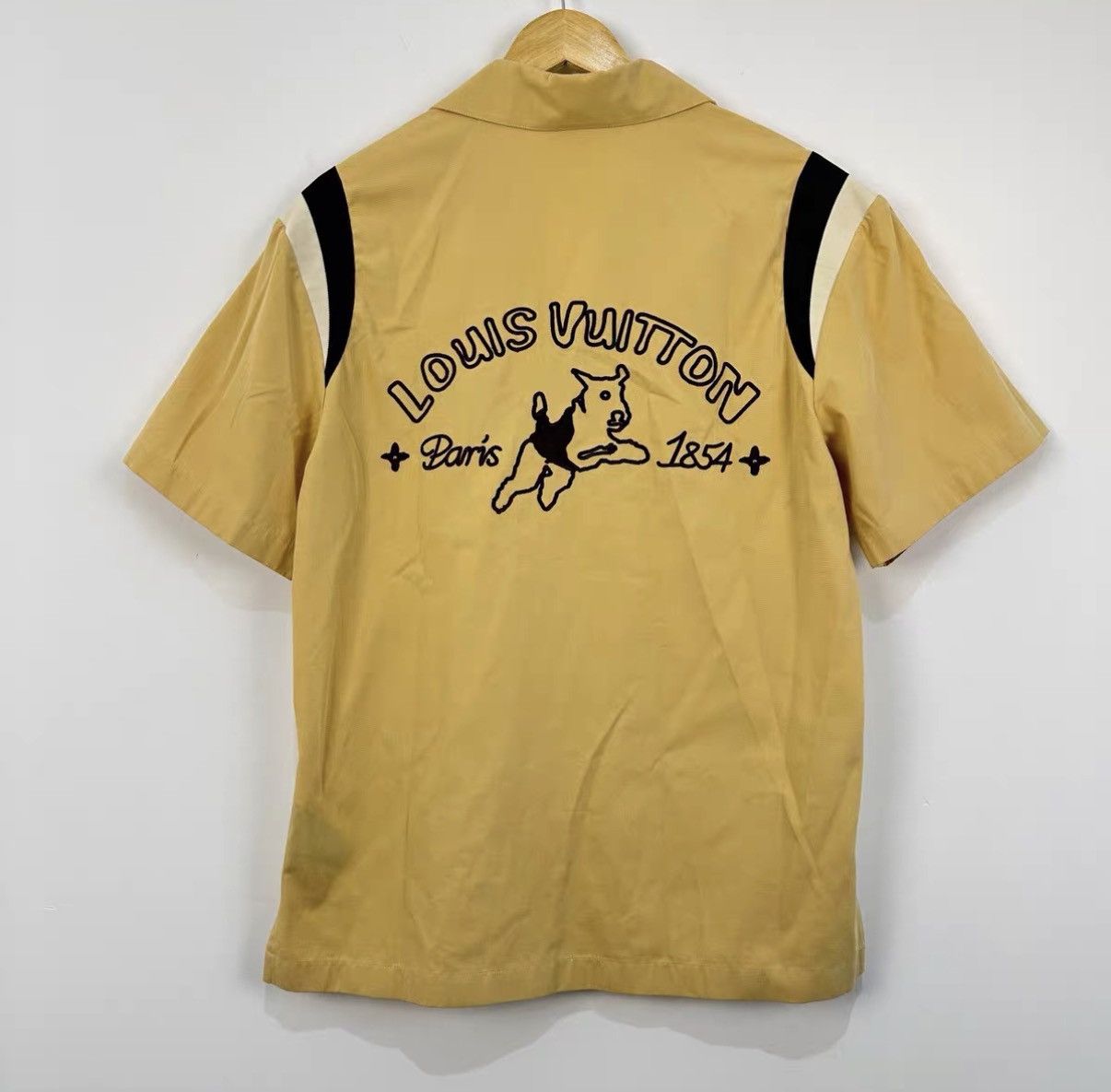 Louis Vuitton Louis Vuitton x Tyler V-neck Short Sleeve Shirt J42 Size US S / EU 44-46 / 1 - 2 Thumbnail