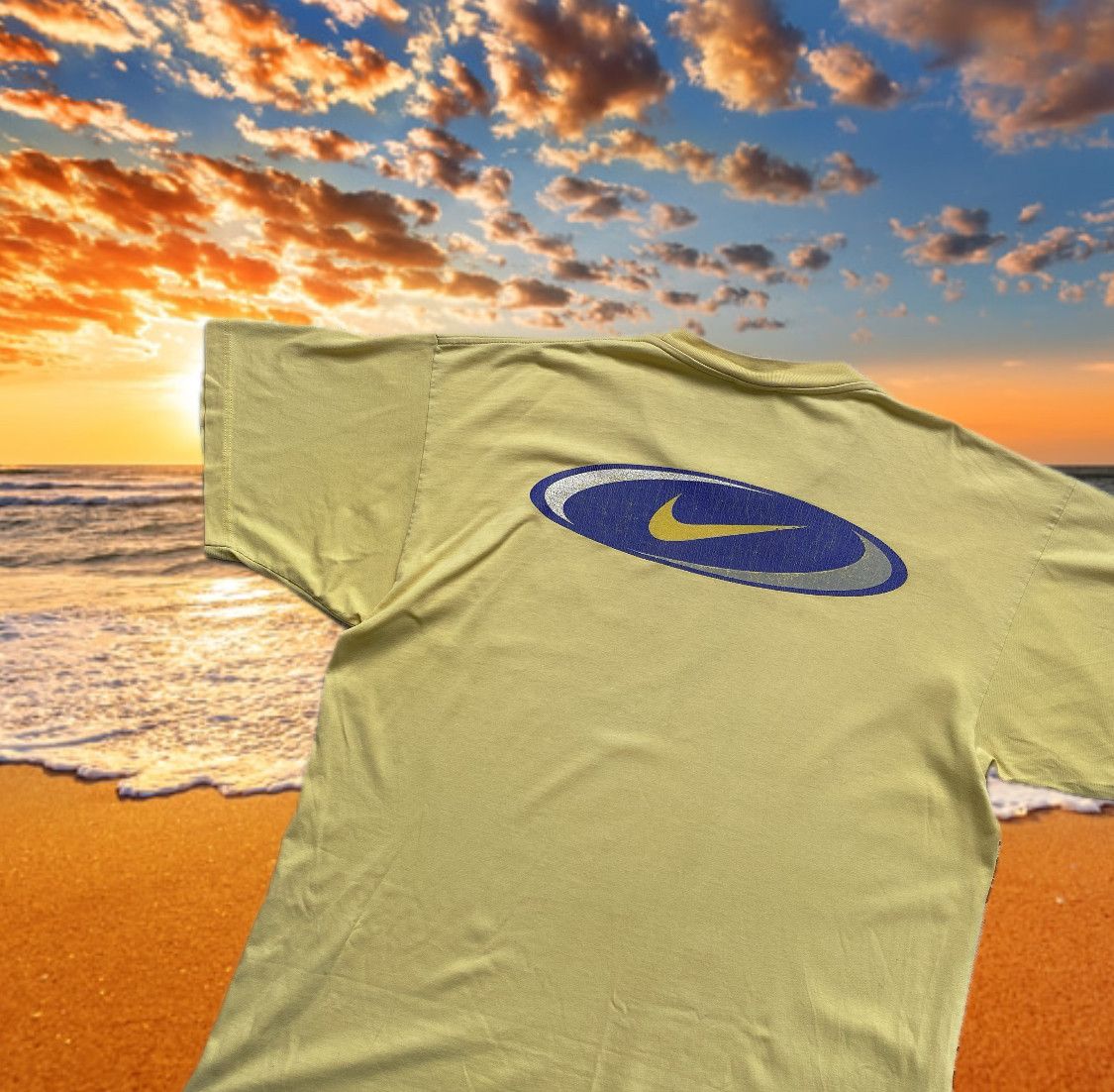 Nike Trashed 80-90s Vintage Nike Yellow tee Swoosh logo Size US L / EU 52-54 / 3 - 1 Thumbnail