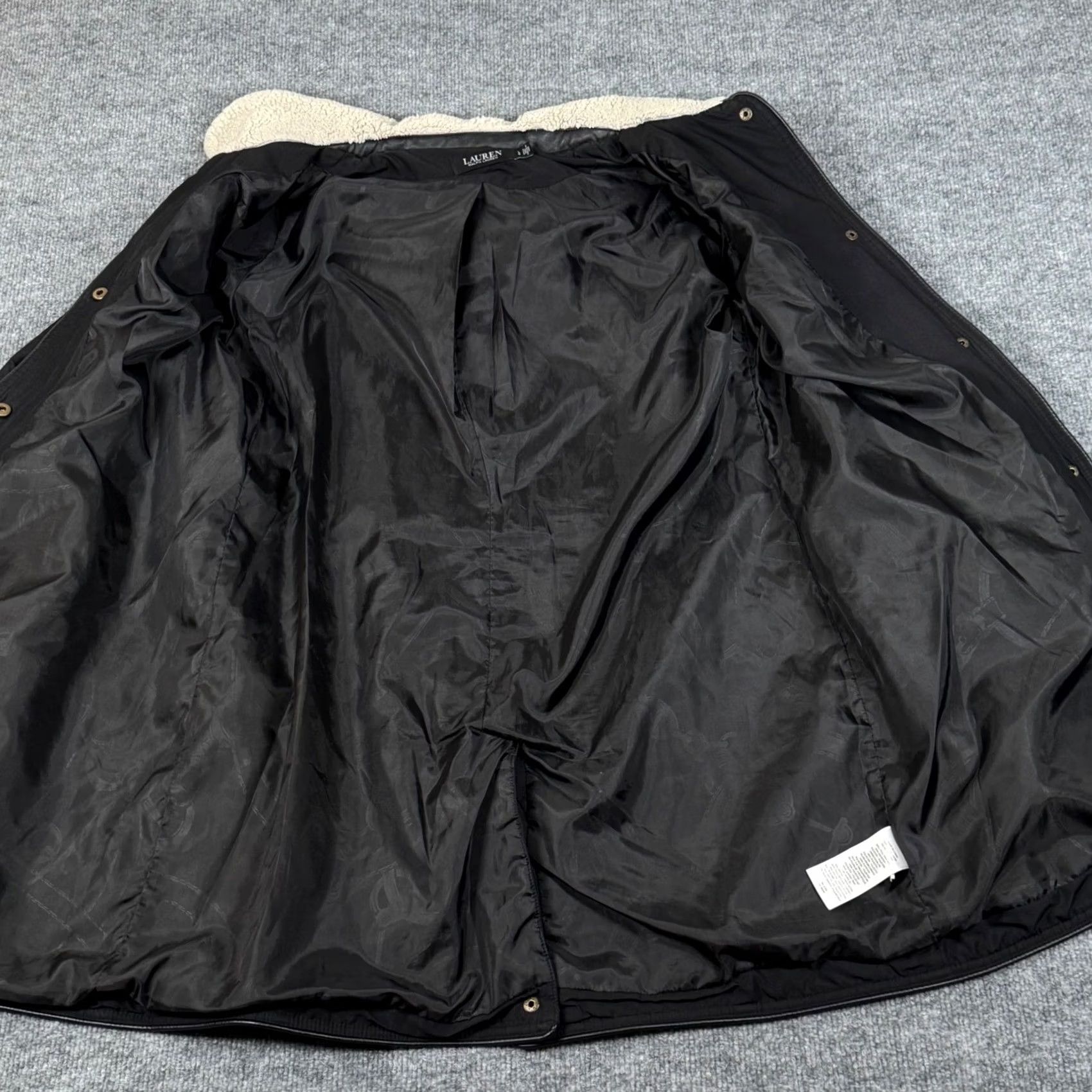 Ralph Lauren VINTAGE? No — Lauren Ralph Lauren Quilted Coat Hooded Faux Fur Trim Snap Front Black Womens Size 6 Regular Size M / US 6-8 / IT 42-44 - 2 Thumbnail