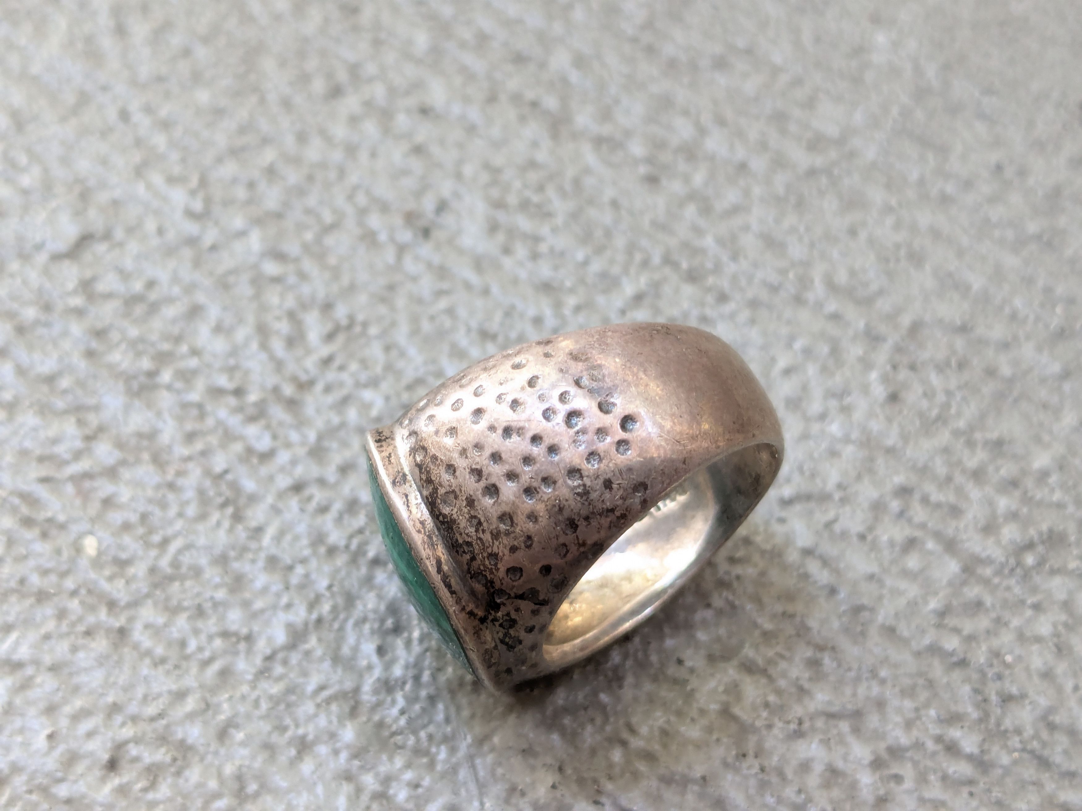 Jewelry Vintage Sterling Silver Ring Green Malachite Hammered Size ONE SIZE - 3 Thumbnail