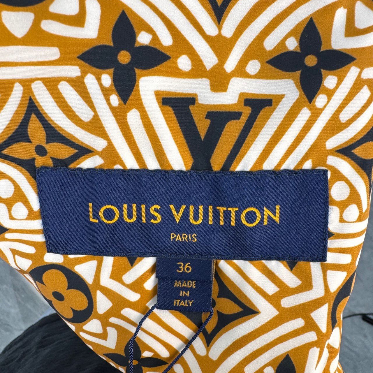 Louis Vuitton Louis Vuitton Black hooded jacket with full logo sleeves, l Size US S / EU 44-46 / 1 - 5 Thumbnail