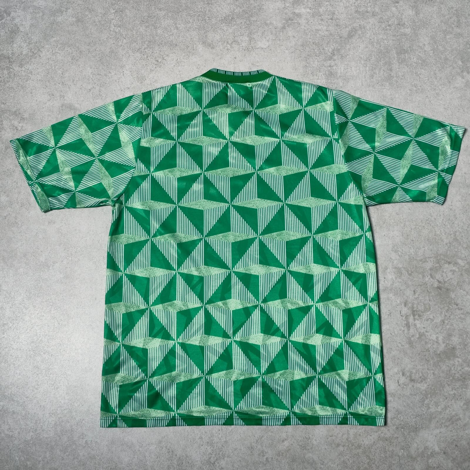 Umbro 1990/92 Northern Ireland Home Shirt Umbro (L/XL) Size US L / EU 52-54 / 3 - 2 Thumbnail