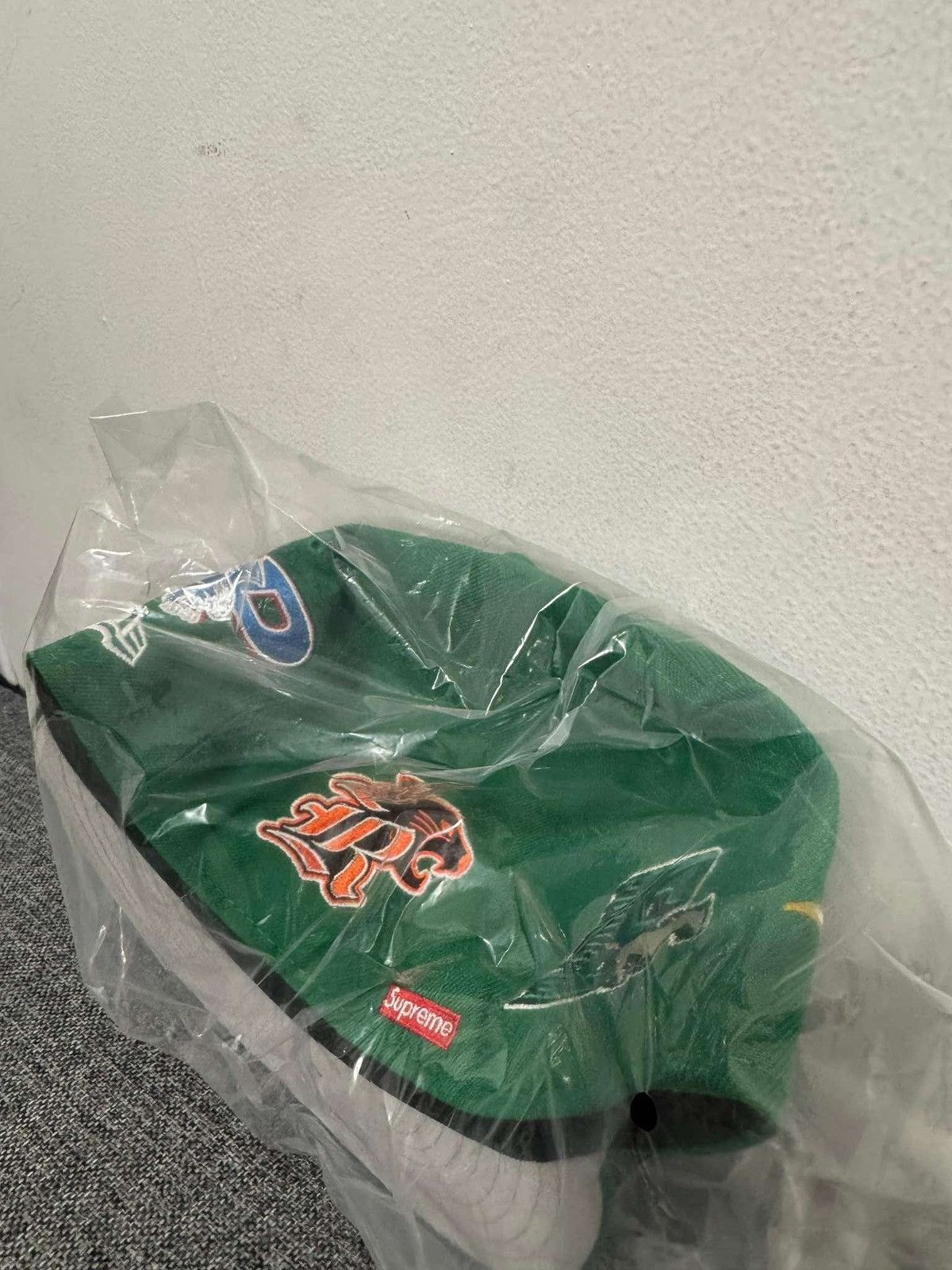 Supreme Supreme Mascot Fitted Hat Size ONE SIZE - 2 Thumbnail
