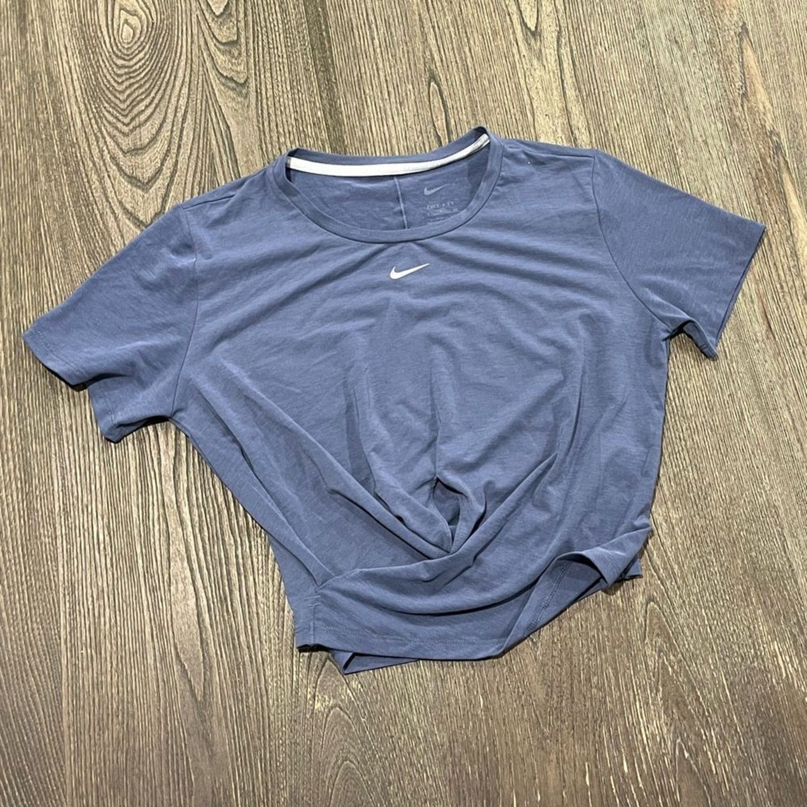 Nike NWOT Nike Dri-FIT Short Sleeve Top Swoosh Logo Stretch S Size S / US 4 / IT 40 - 1 Thumbnail