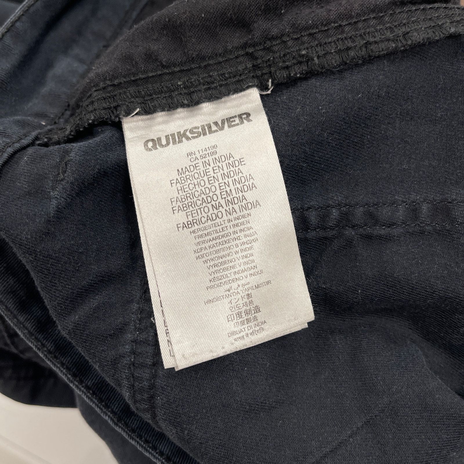 Quiksilver Quiksilver Black Cargo Shorts size 33 B7 Size US 33 - 4 Thumbnail