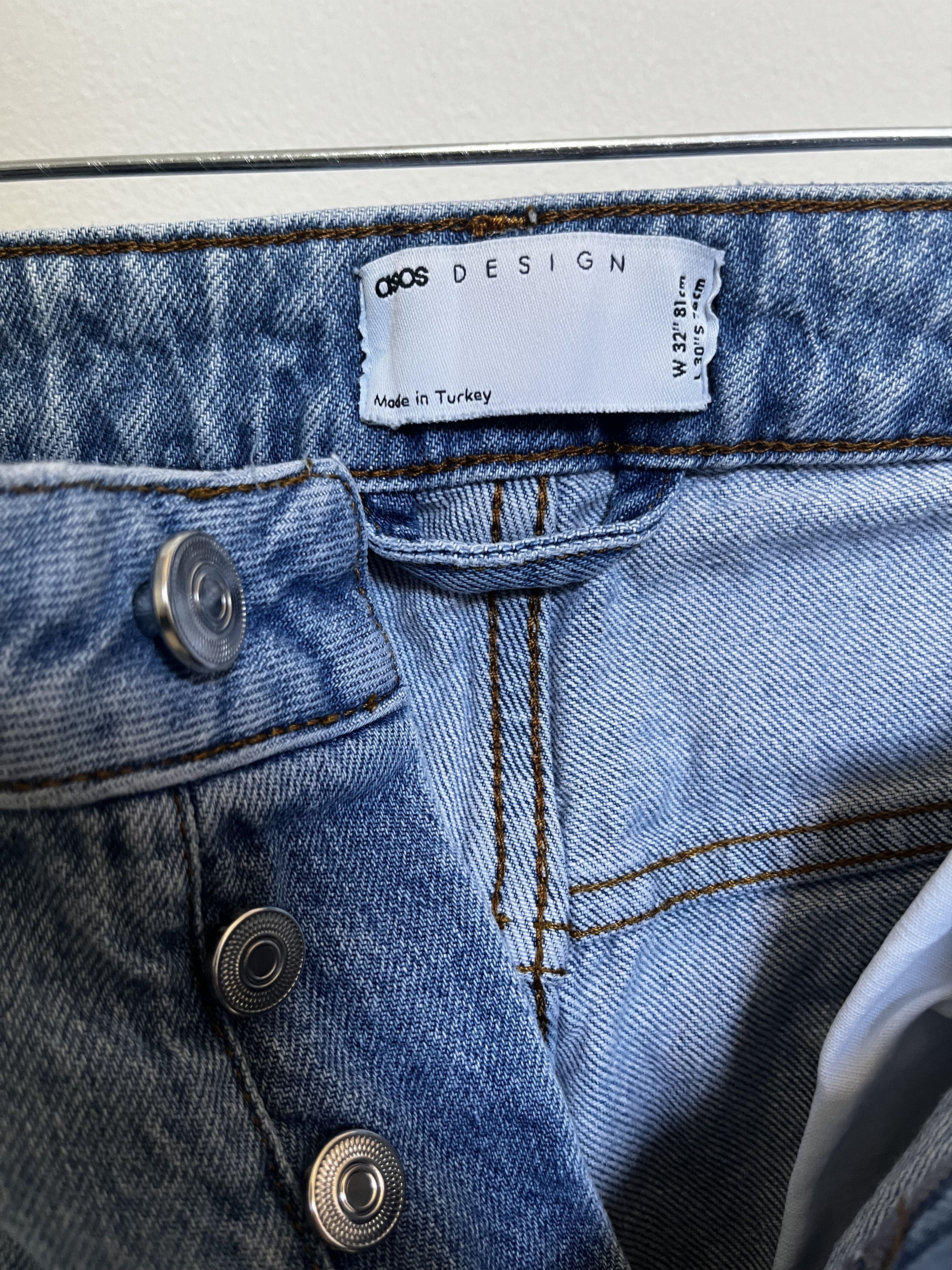 Asos ASOS Design Ripped Relaxed Fit Jeans in Blue Wash (W32 L30) Size US 32 / EU 48 - 3 Thumbnail