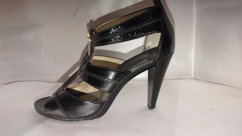 Michael Kors Michael Kors Berkley T-Strap Size 7M Size US 7 / IT 37 - 2 Thumbnail