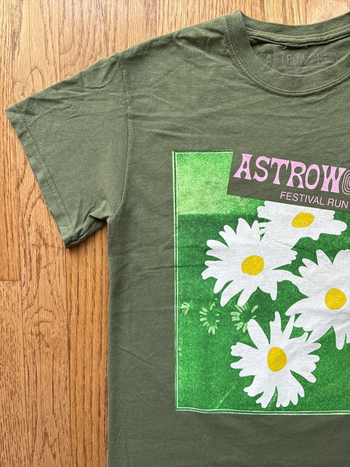 Travis Scott Travis Scott Astroworld Festival Run Flower Tee Sz S Size US S / EU 44-46 / 1 - 5 Thumbnail